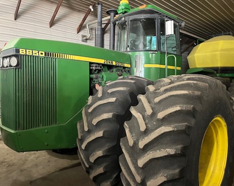 1982 John Deere 8850 Tractor