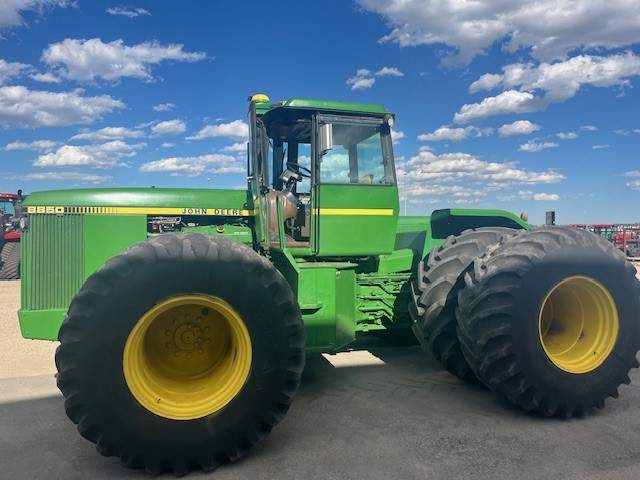 1982 John Deere 8850 Tractor