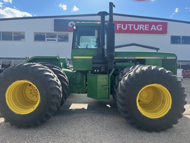 1982 John Deere 8850 Tractor