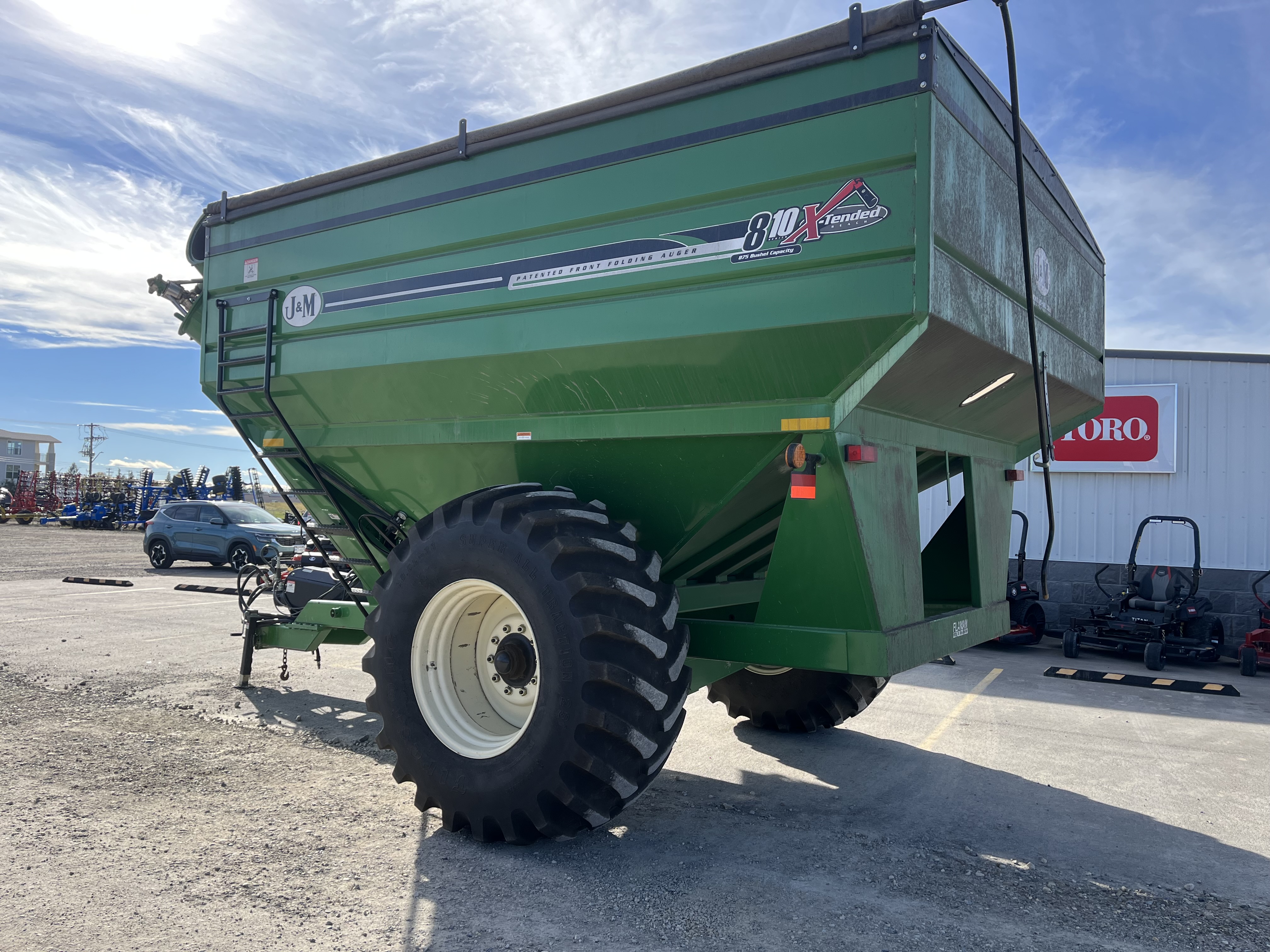 2015 J&M 810-18 Grain Cart