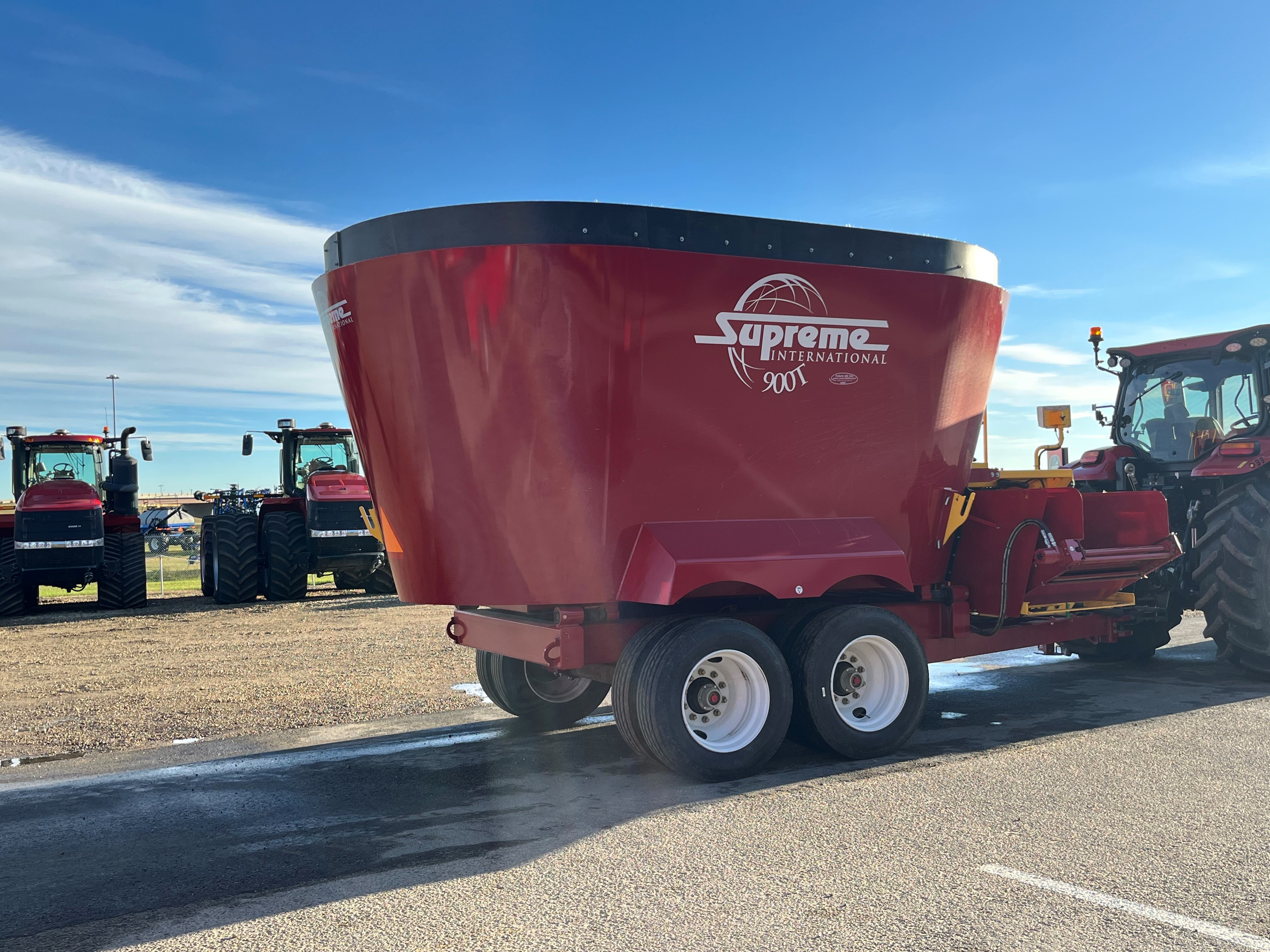 2022 Supreme 900T TMR Mixer