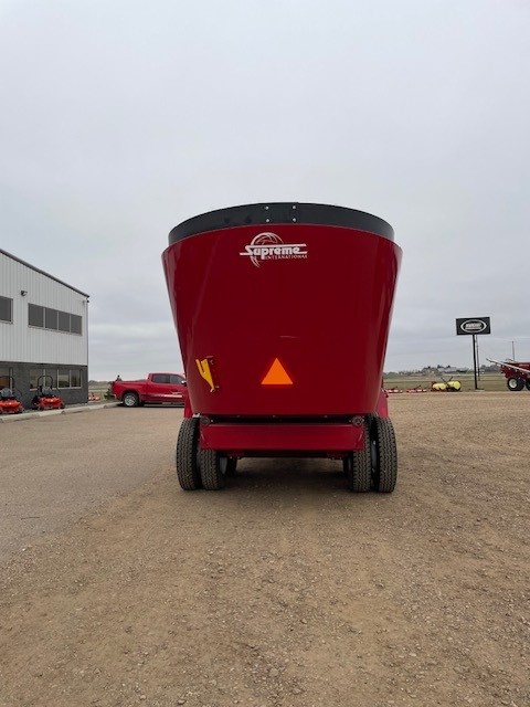 2022 Supreme 1200T TMR Mixer