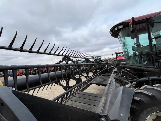 2009 MacDon M150 Windrower