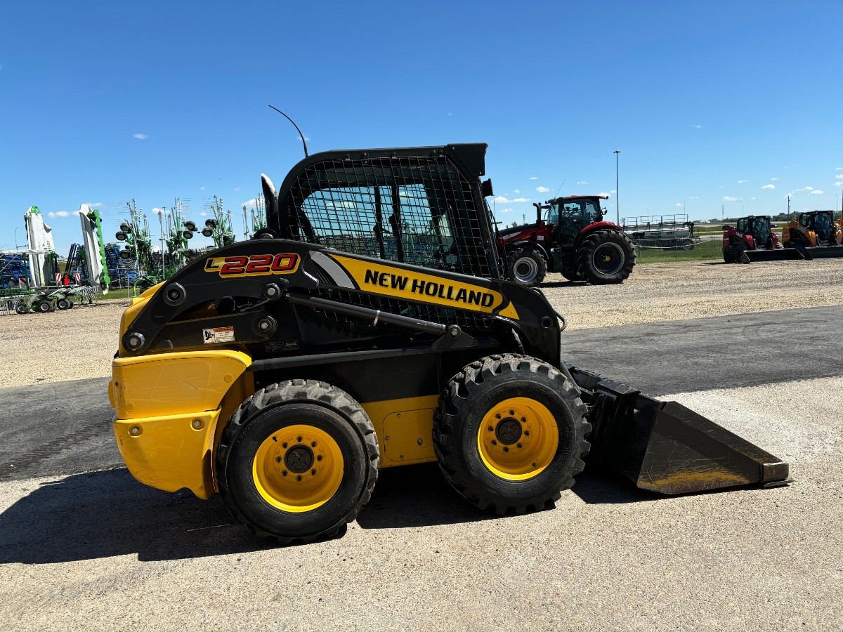 2011 New Holland L220 Skid Steer Loader