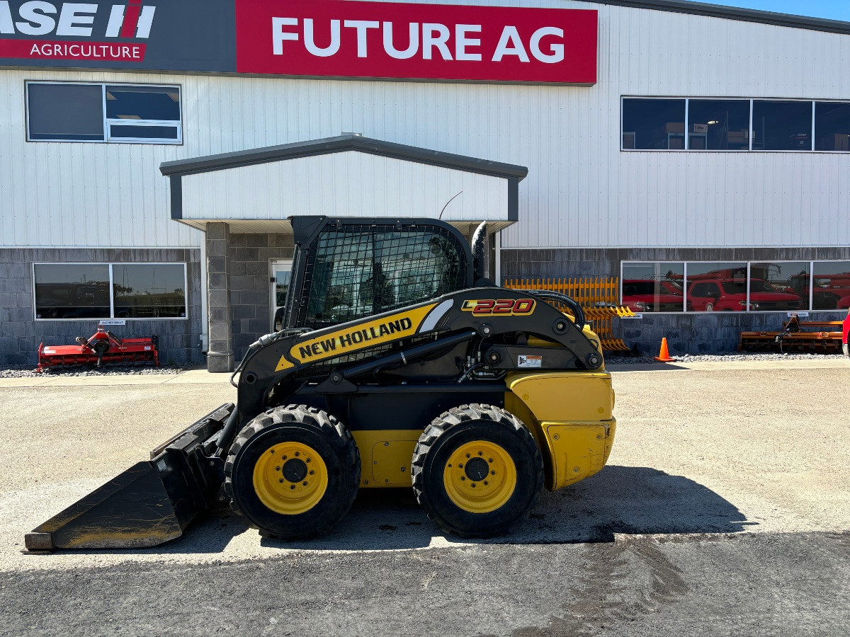 2011 New Holland L220 Skid Steer Loader