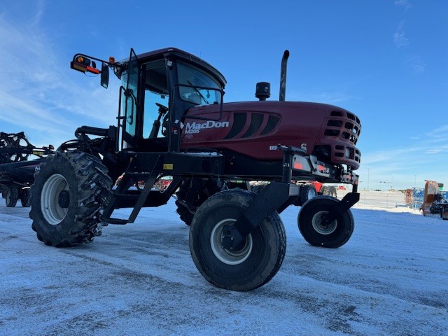 2014 MacDon M205 Windrower