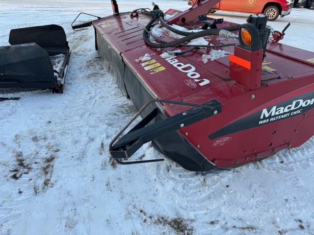 2016 MacDon R8513SP Mower Conditioner/Disc