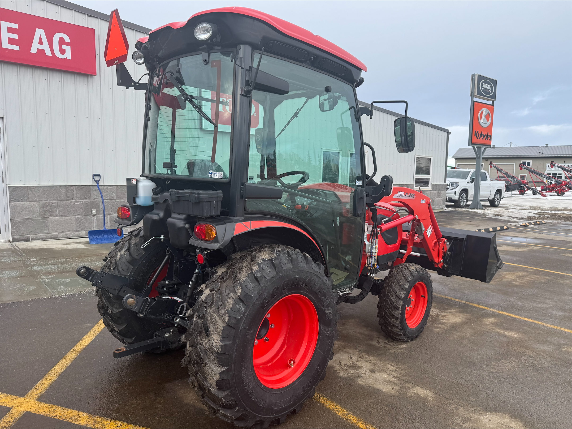 2021 Kioti CK2610SEHC Tractor