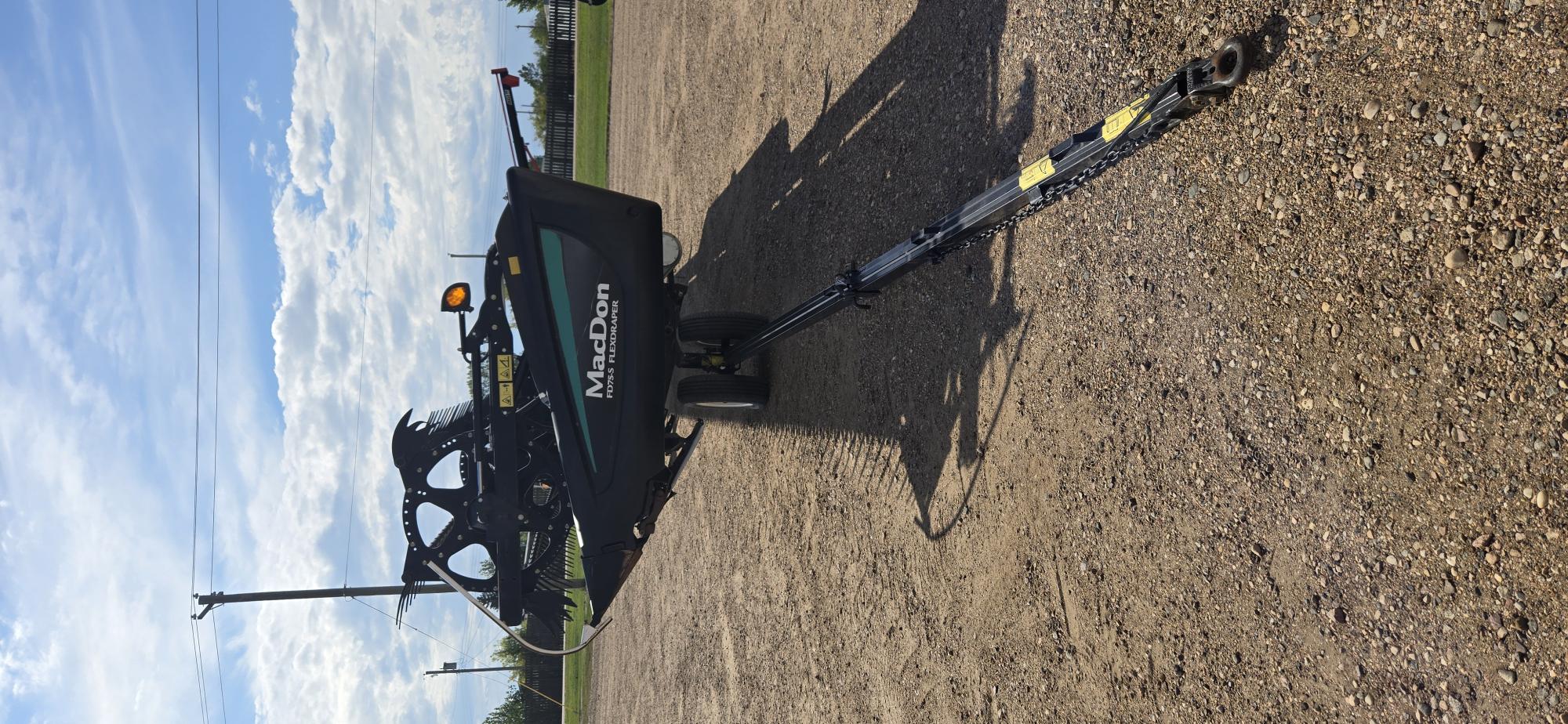 2016 MacDon FD75-35 Header Combine