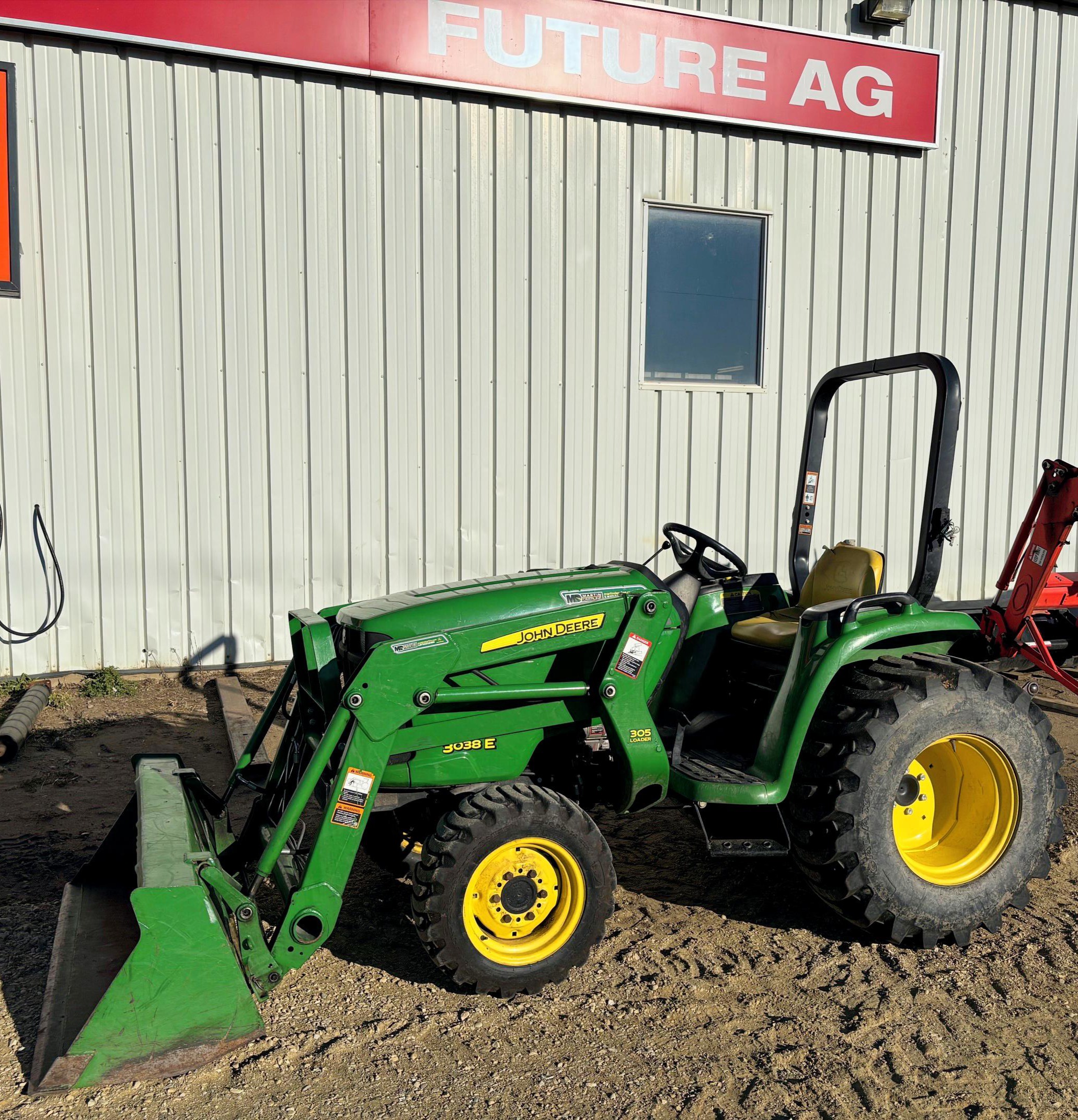 2011 John Deere 3038E Tractor