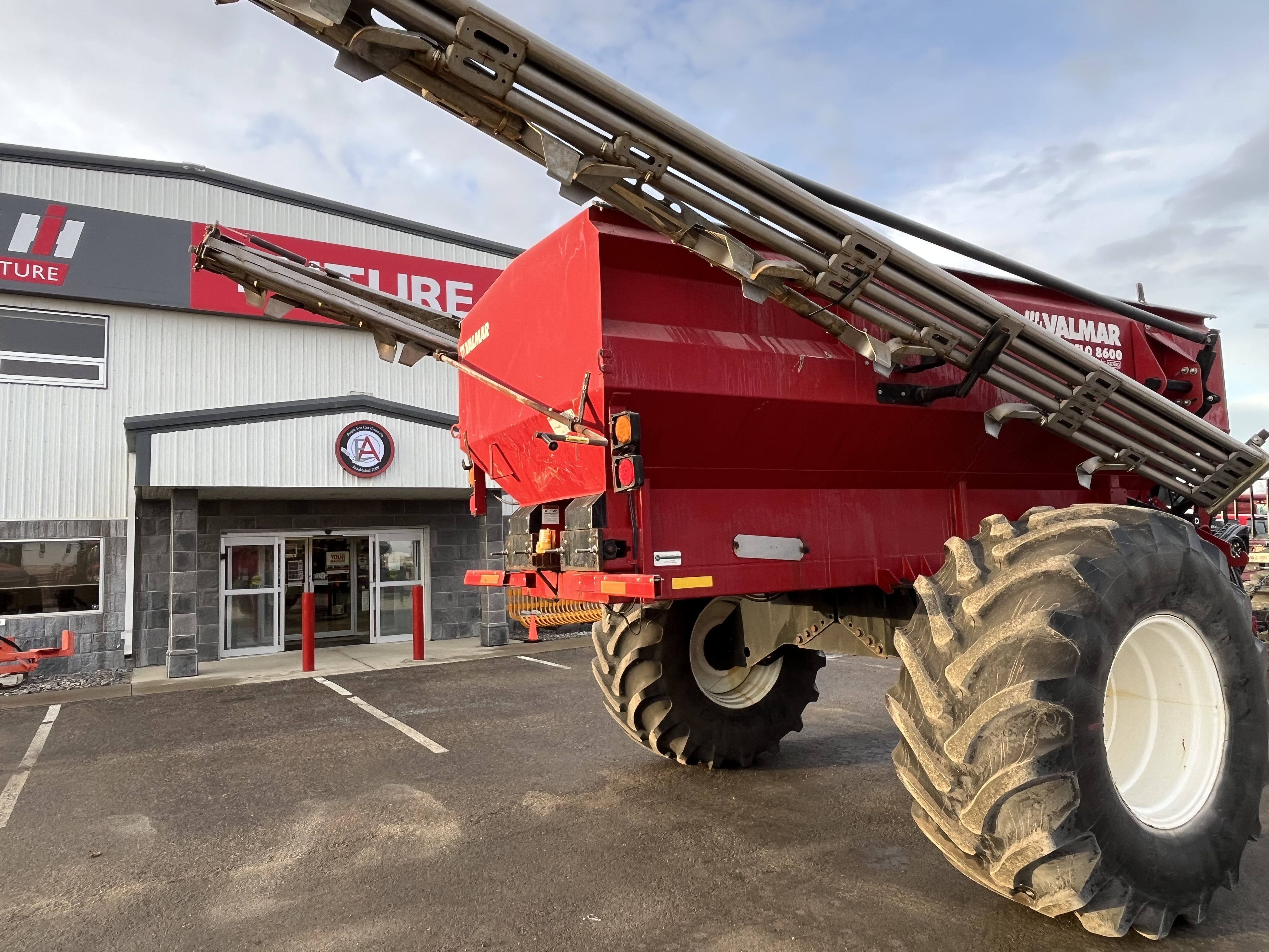 2016 Salford 8600 Fertilizer Spreader