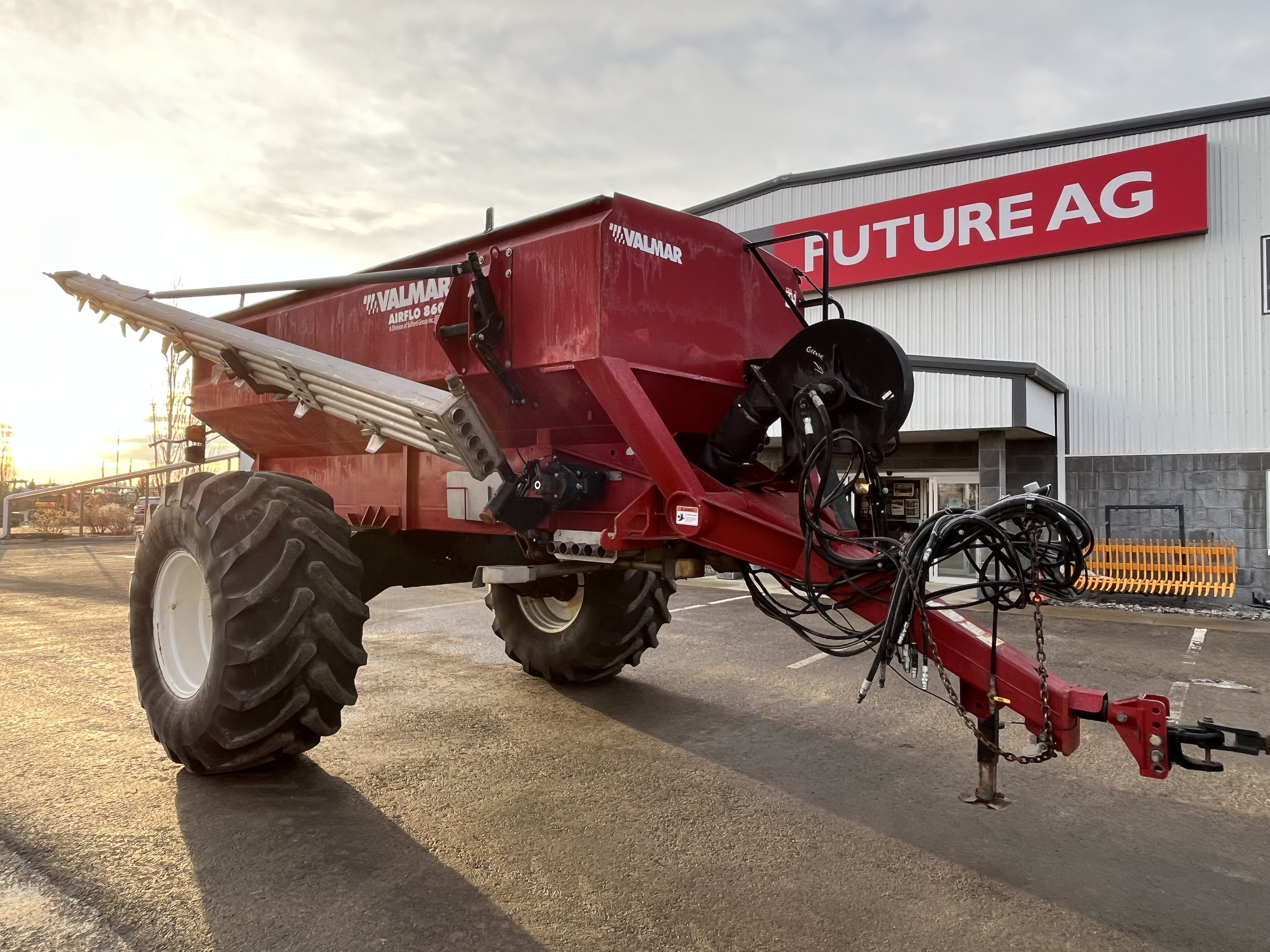 2016 Salford 8600 Fertilizer Spreader