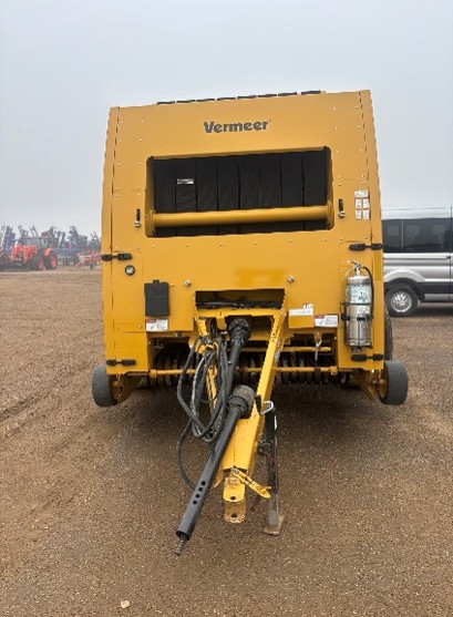 2020 Vermeer 605N Baler/Round