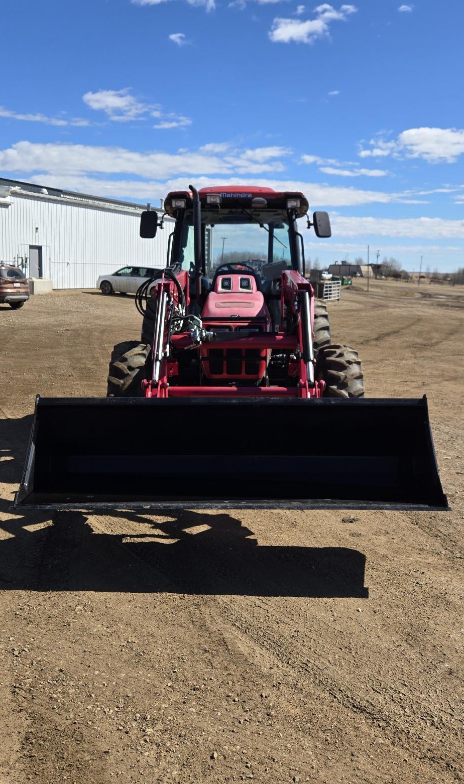 2015 Mahindra MPOWER 85P Tractor