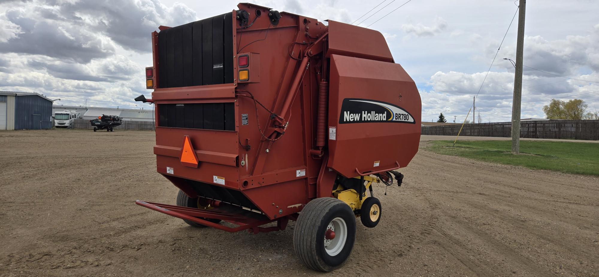 2004 New Holland BR780 Baler/Round