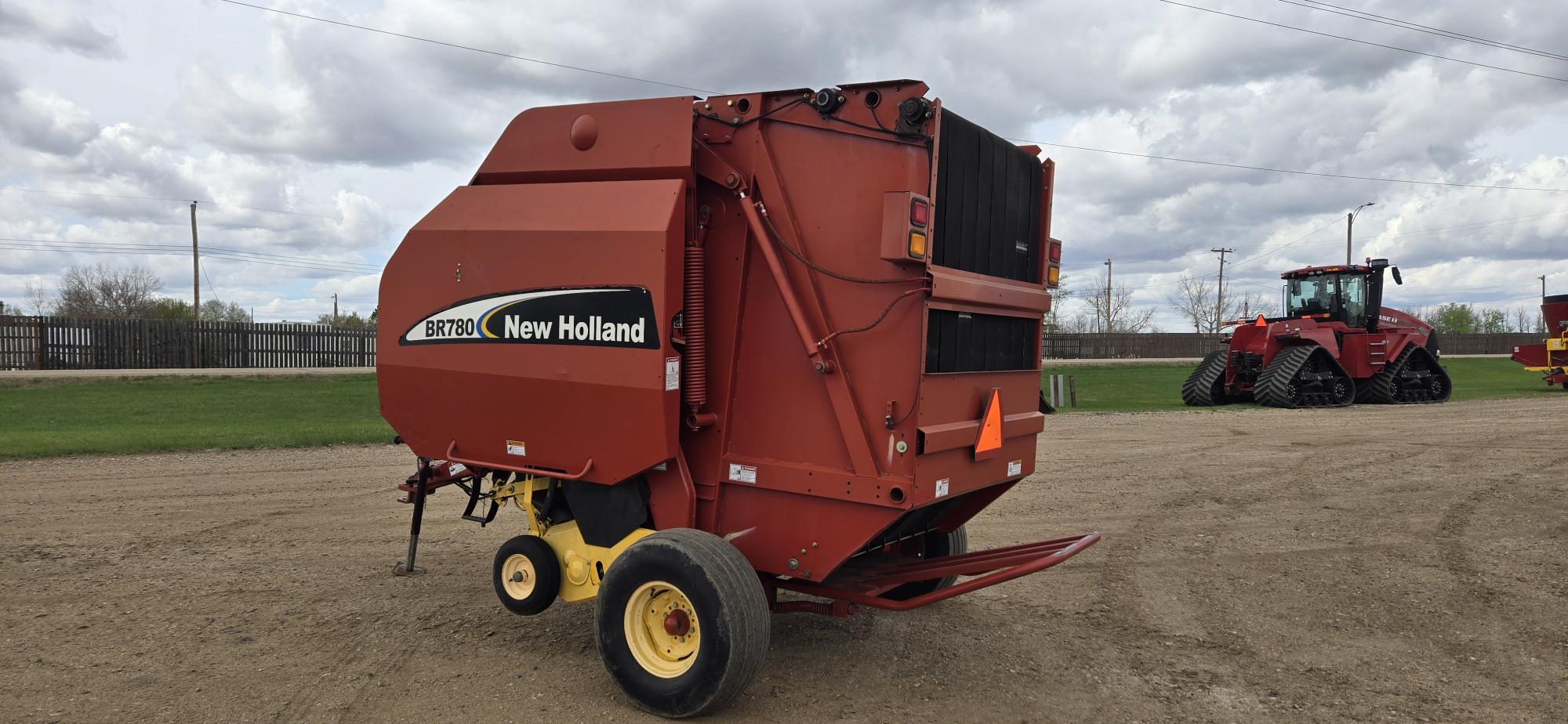 2004 New Holland BR780 Baler/Round