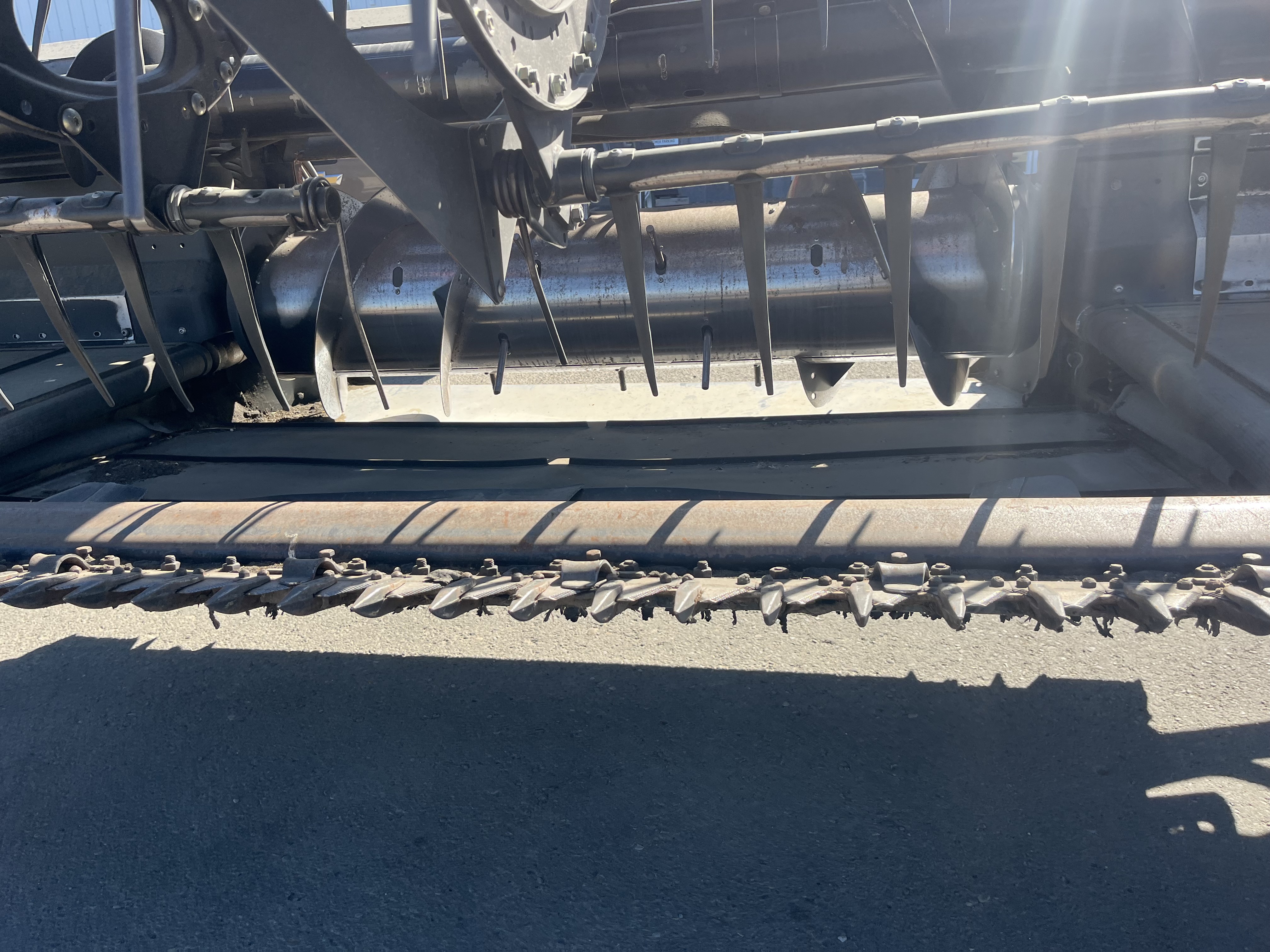 2009 MacDon D60 Header Combine