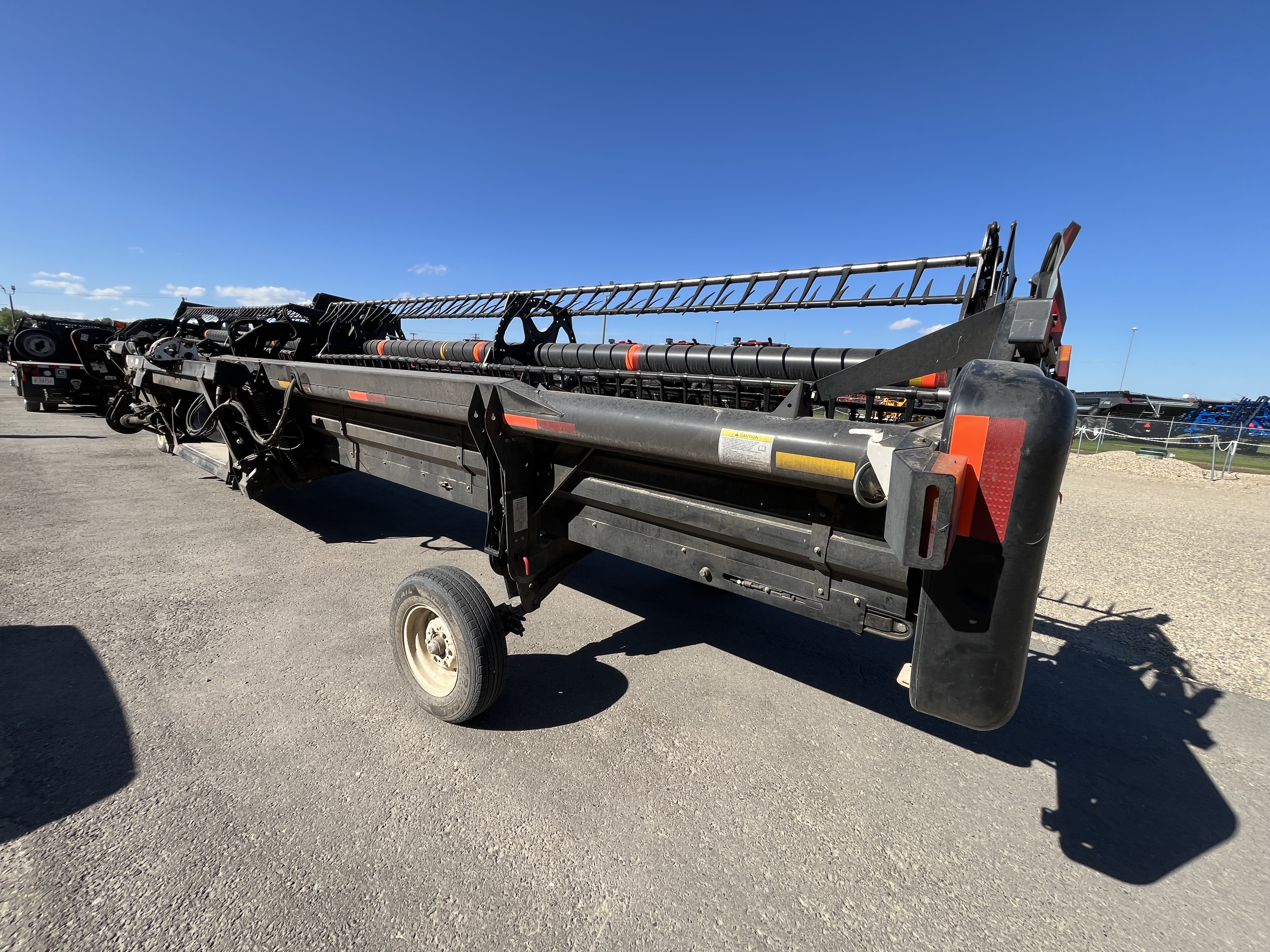 2009 MacDon D60 Header Combine