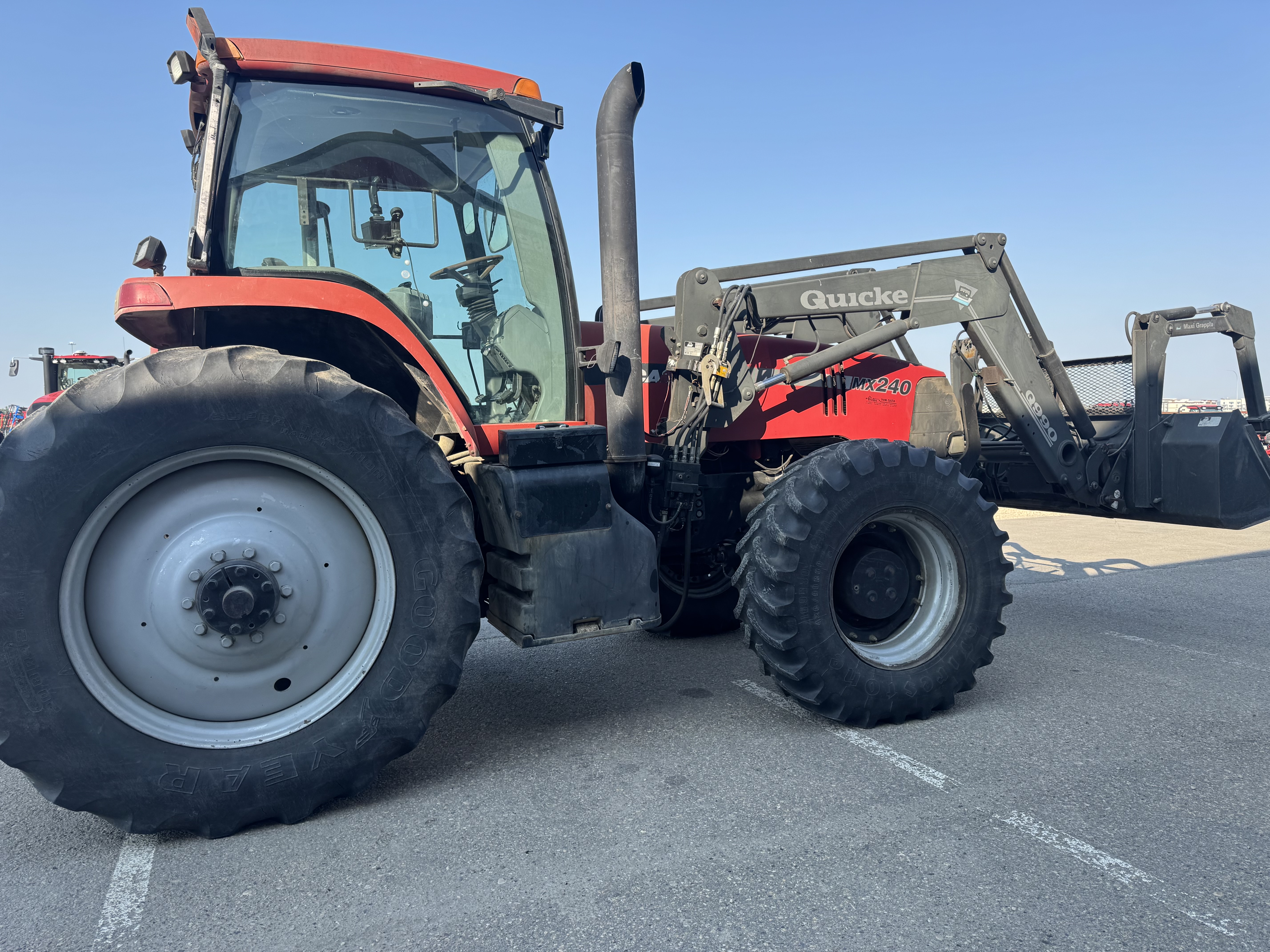 1999 Case IH MX240 Tractor