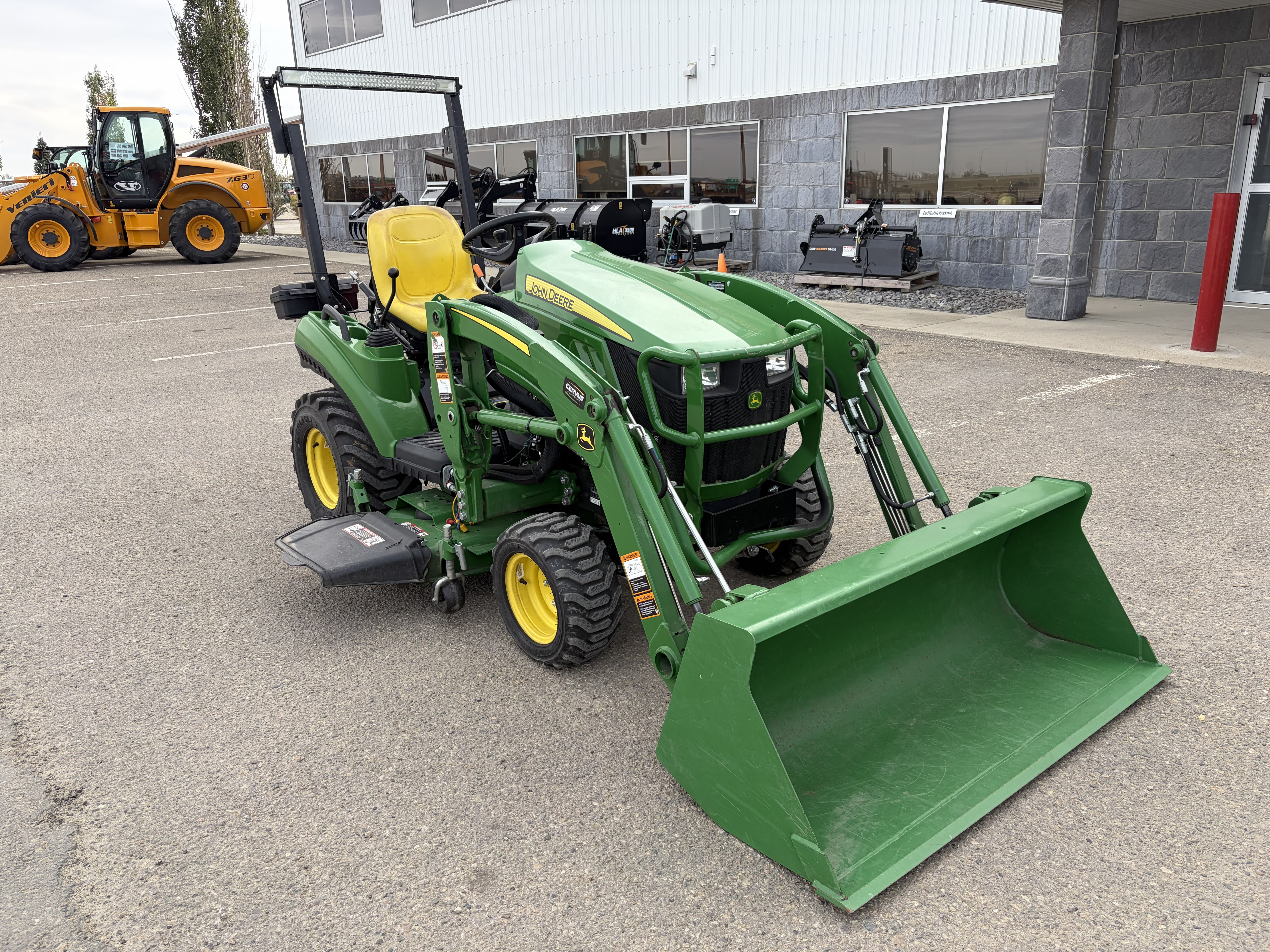2019 John Deere 1023E Tractor