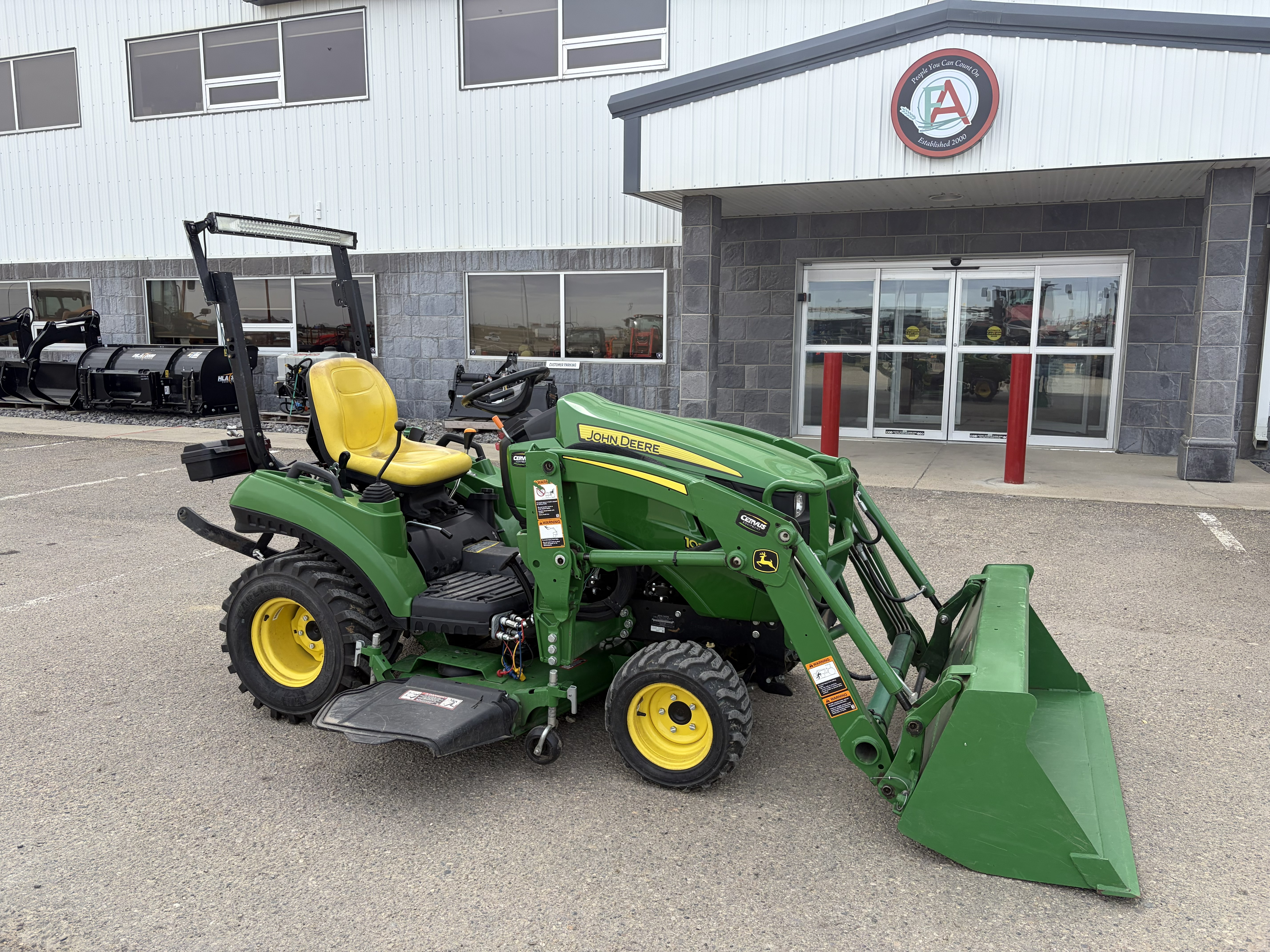 2019 John Deere 1023E Tractor