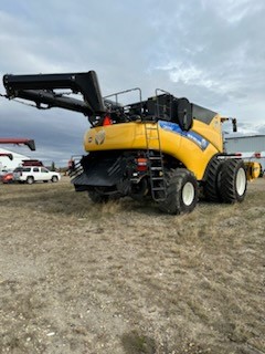 2020 New Holland CR9.90 Combine