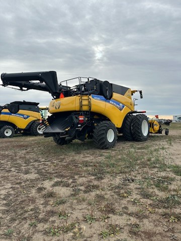 2019 New Holland CR9.90 Combine