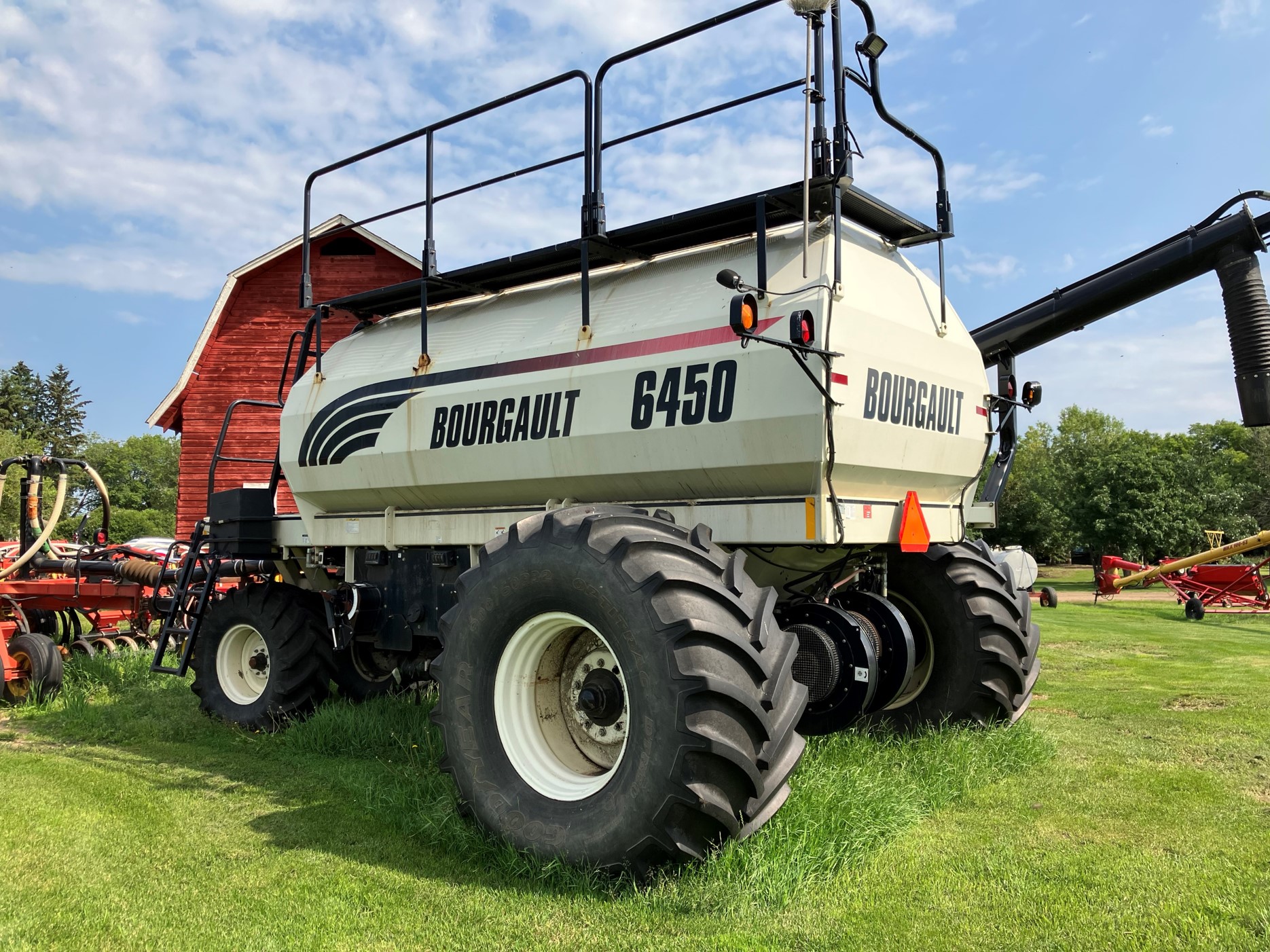 2004 Bourgault 5710-34 Air Drill