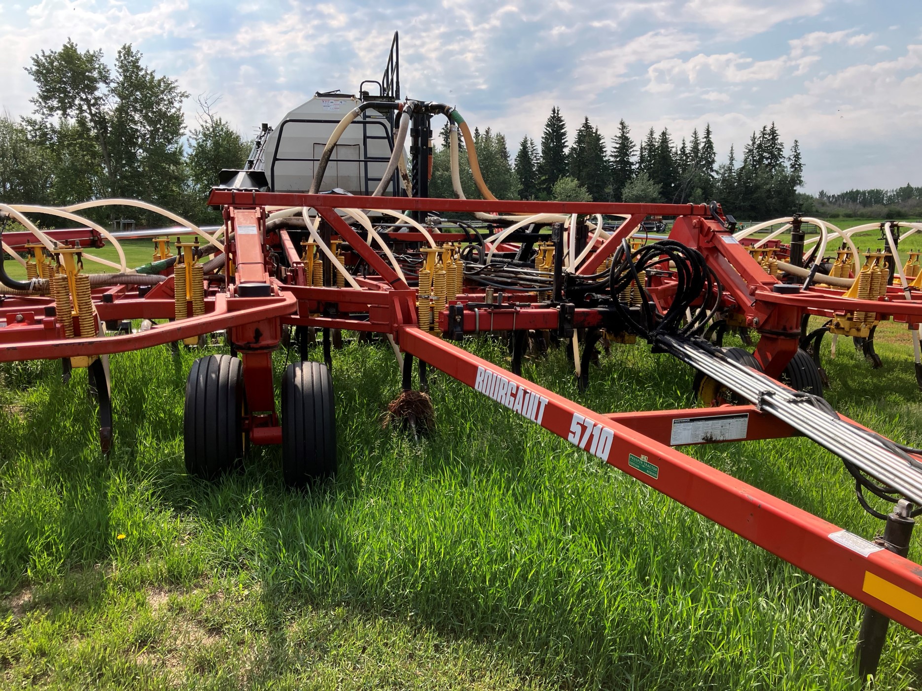 2004 Bourgault 5710-34 Air Drill