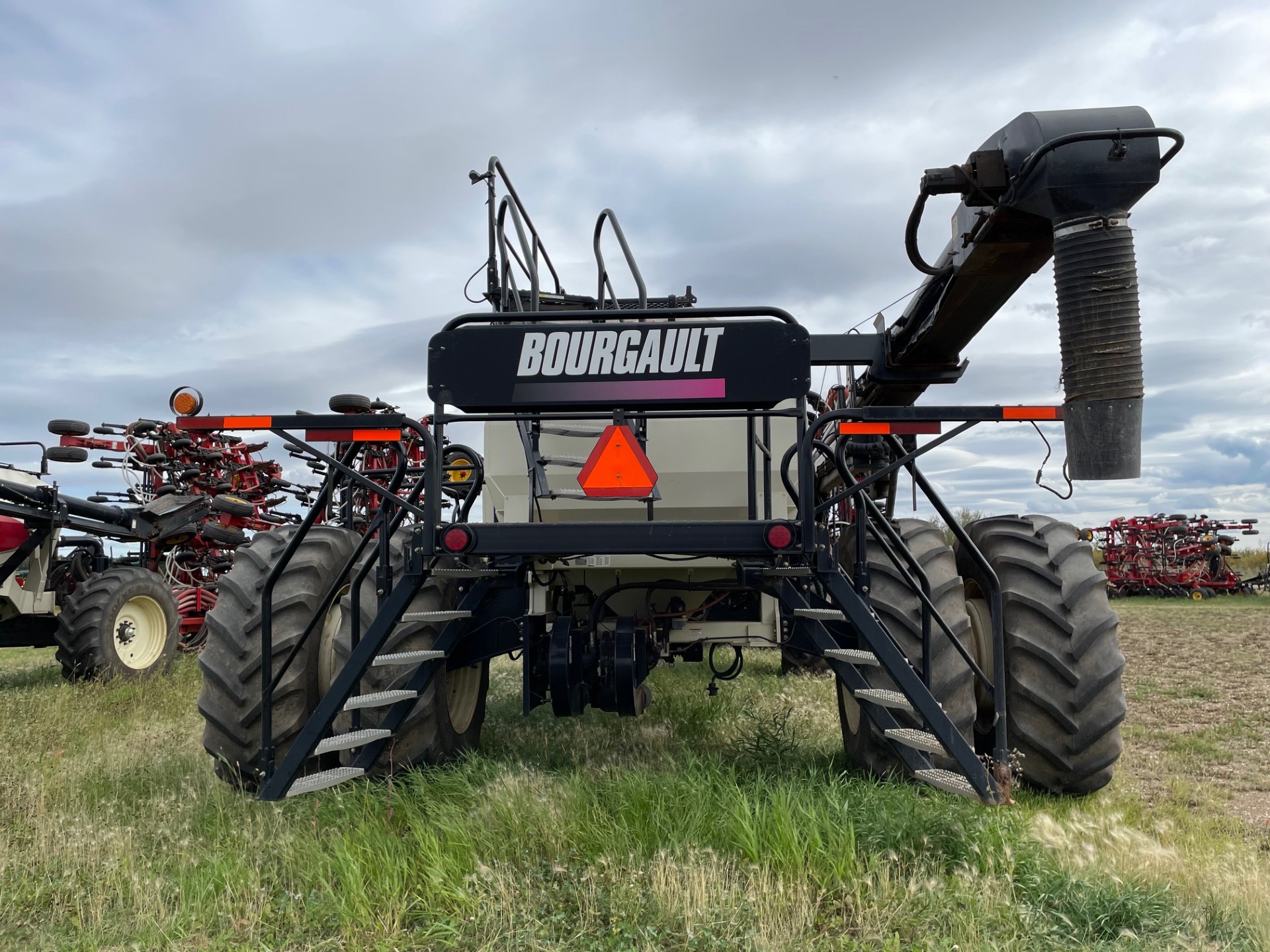 2015 Bourgault 7700 Air Tank/Cart