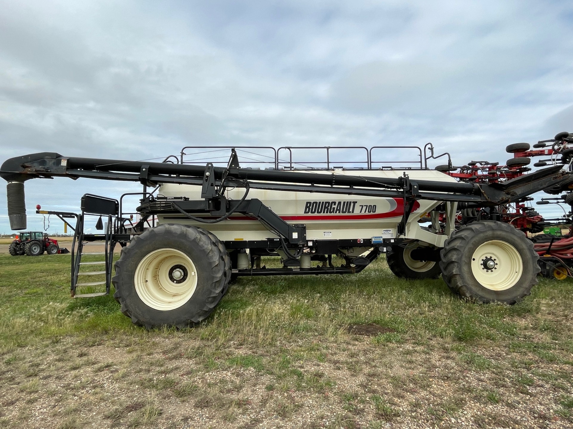 2015 Bourgault 7700 Air Tank/Cart