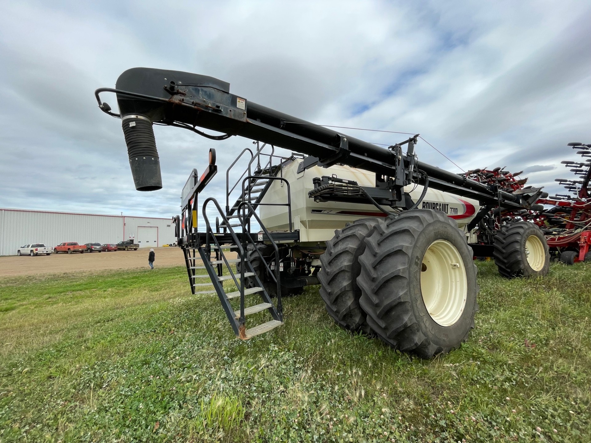 2015 Bourgault 7700 Air Tank/Cart