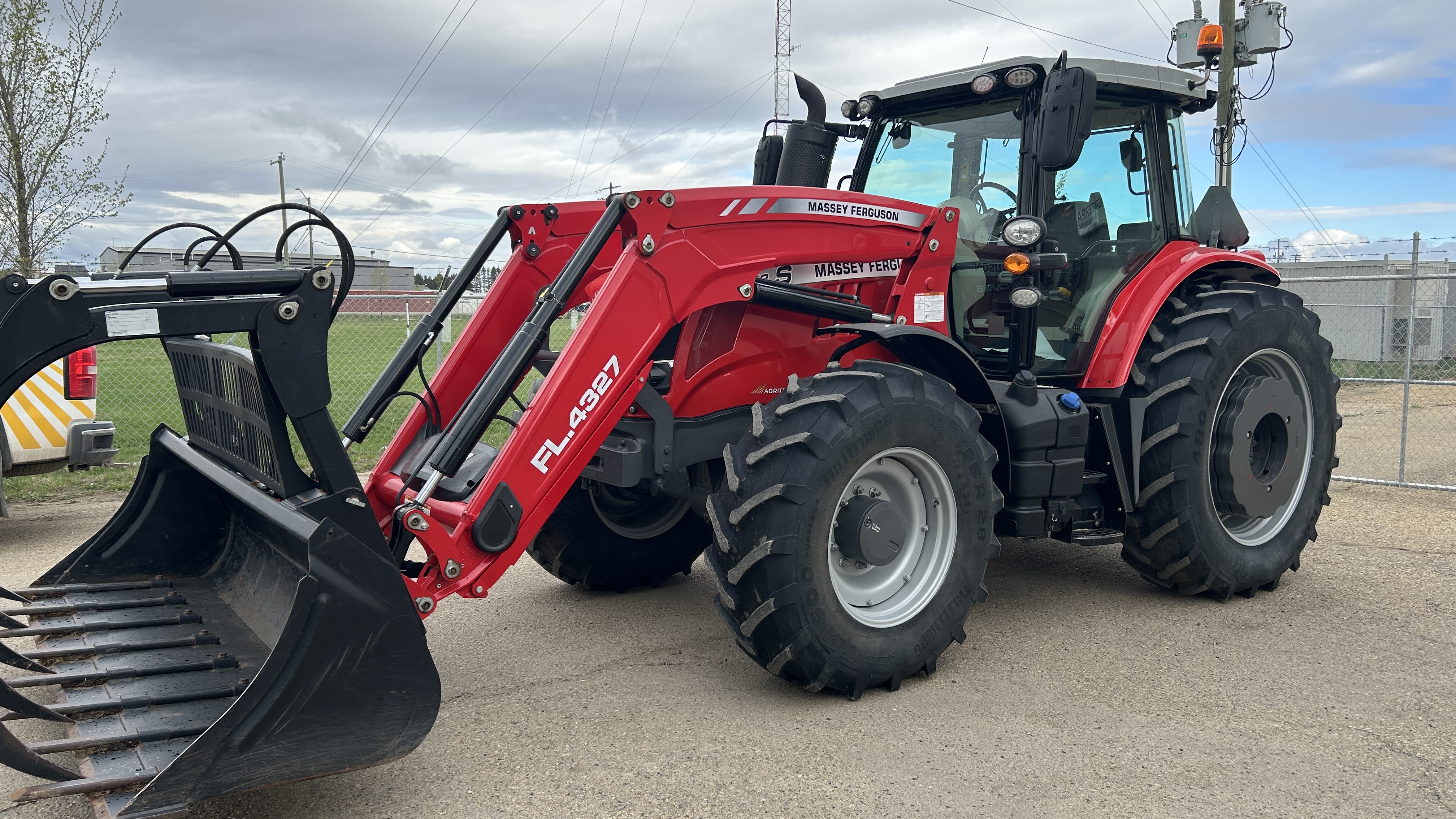 2019 Massey Ferguson 7718S Tractor