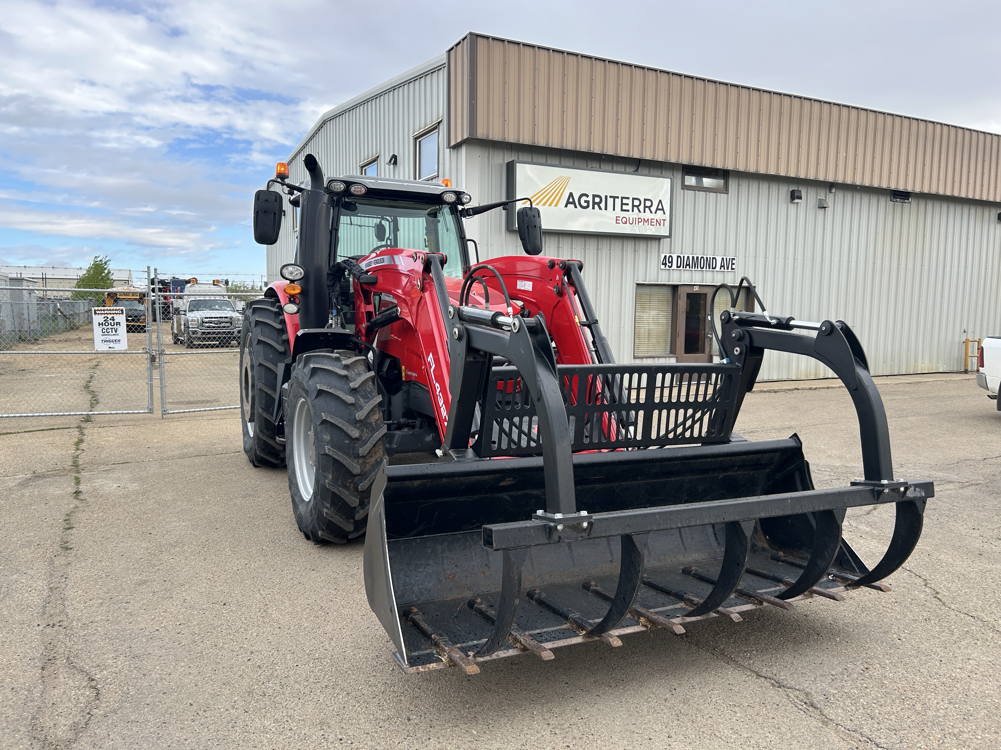 2019 Massey Ferguson 7718S Tractor