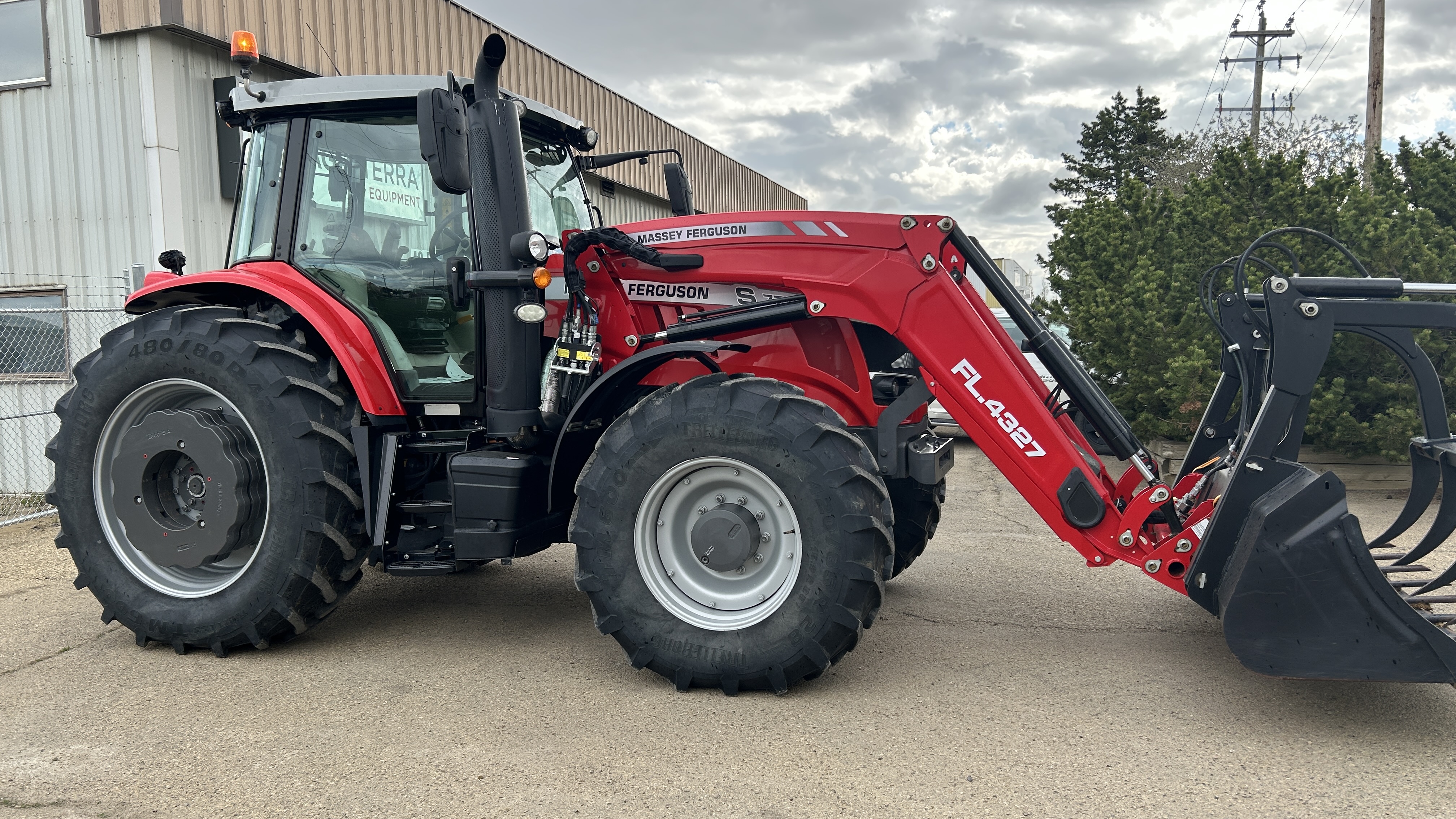 2019 Massey Ferguson 7718S Tractor