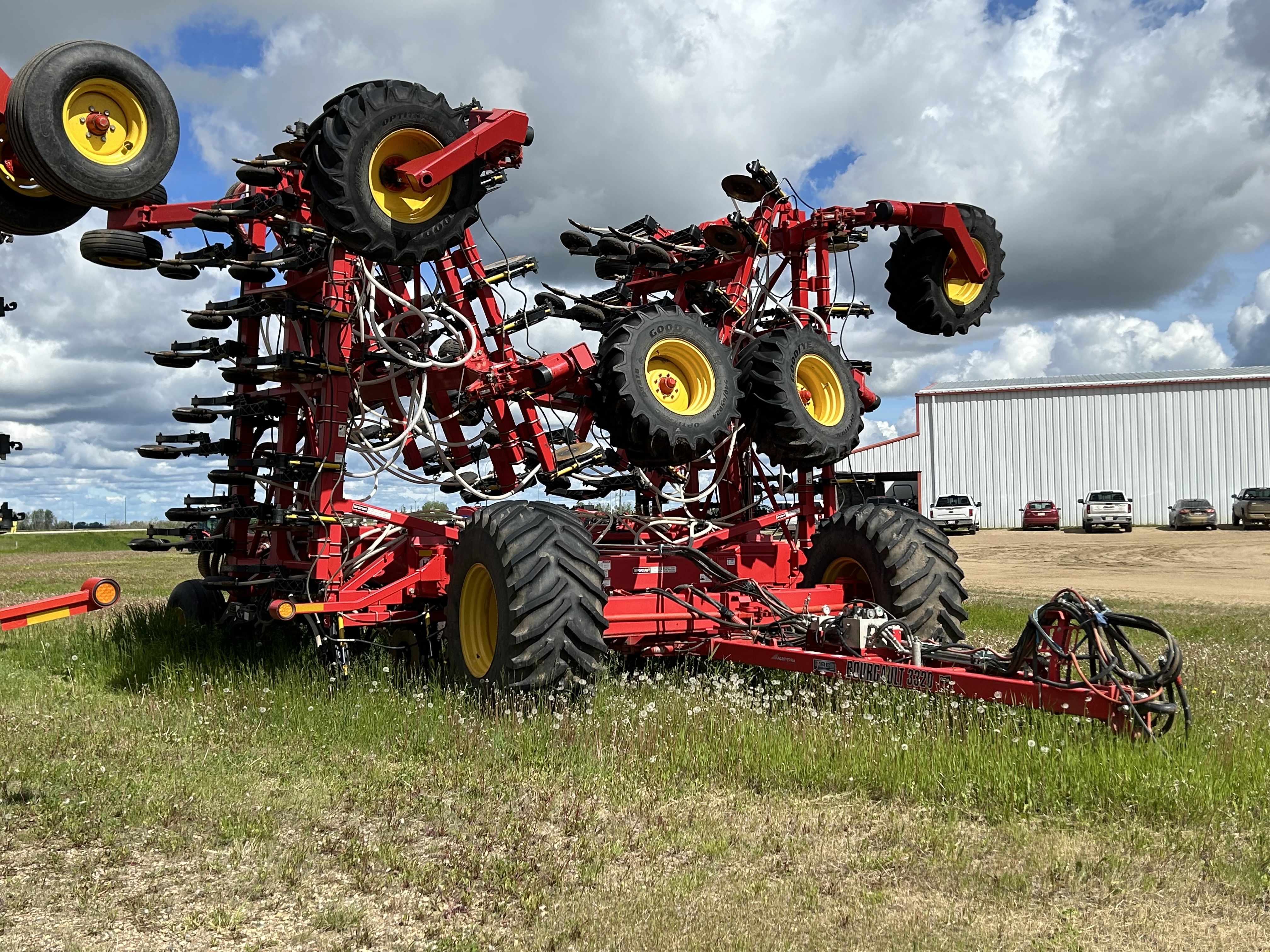 2017 Bourgault 3320-66 Air Drill