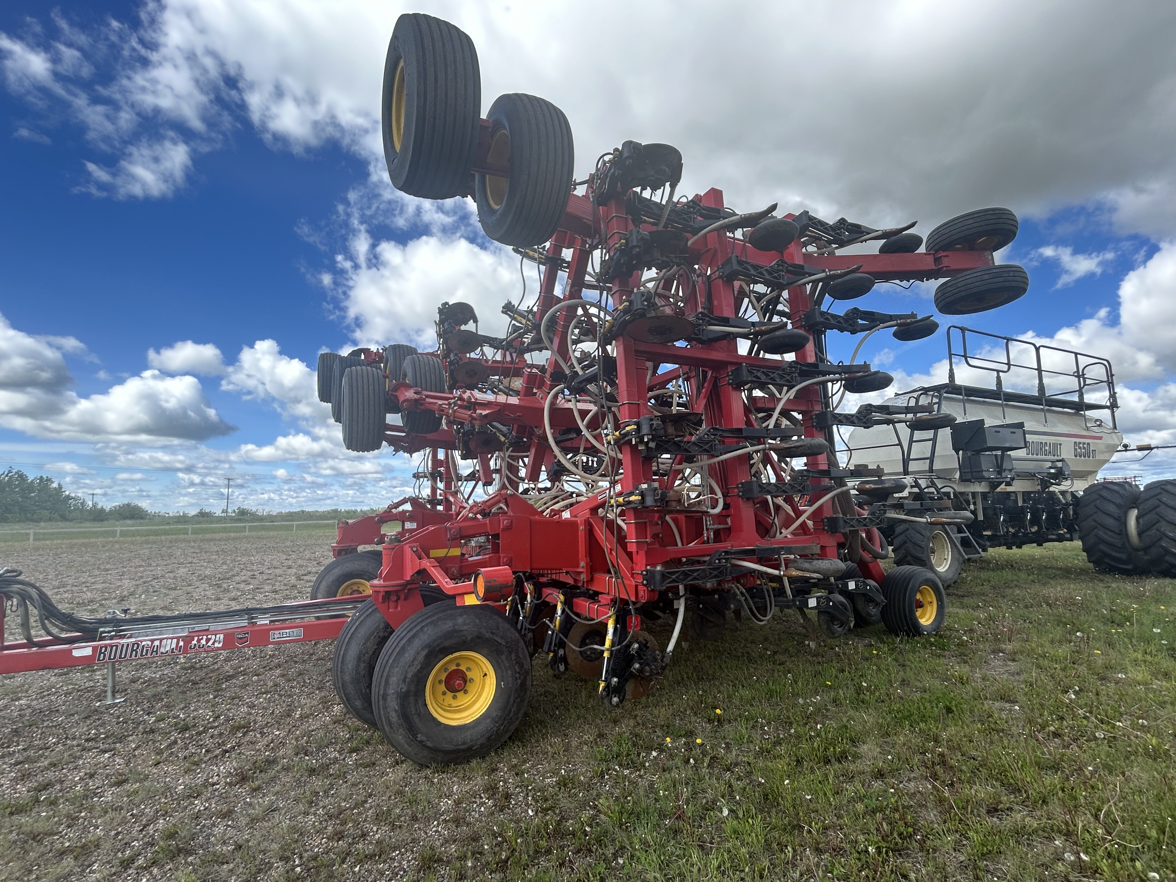 2013 Bourgault 3320-60 Air Seeder