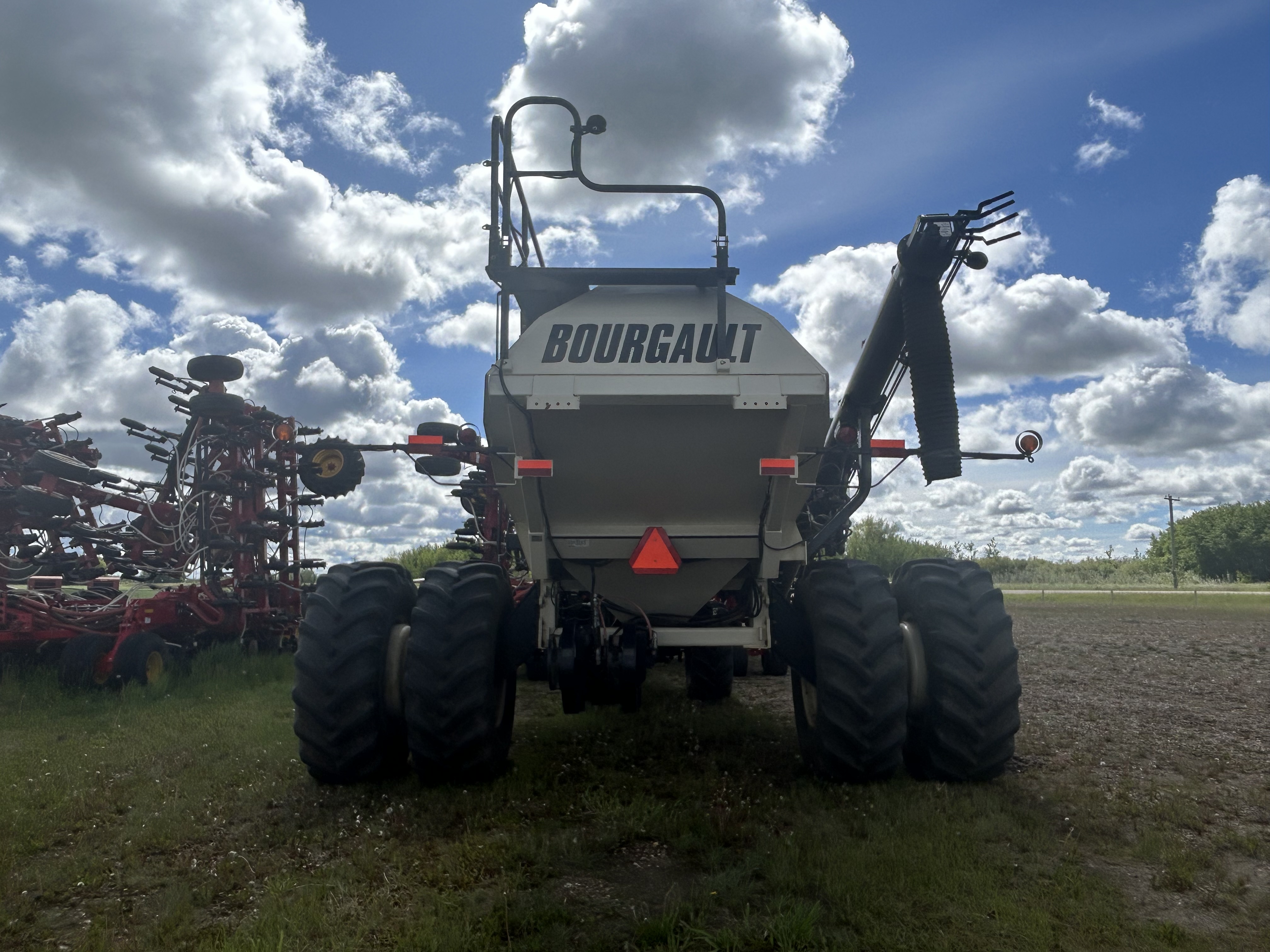 2013 Bourgault 6550ST Air Tank/Cart