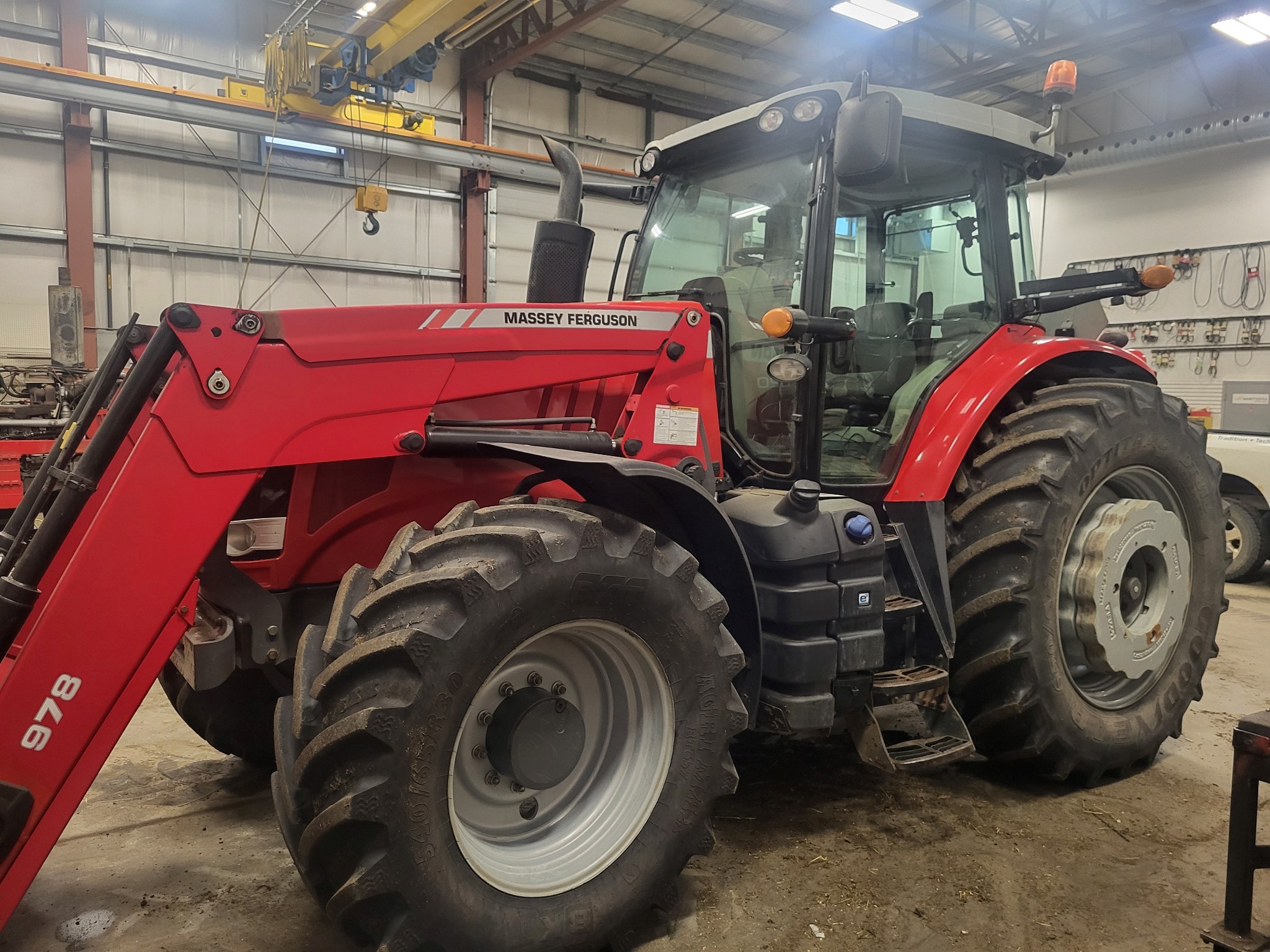 2012 Massey Ferguson 7620 Tractor