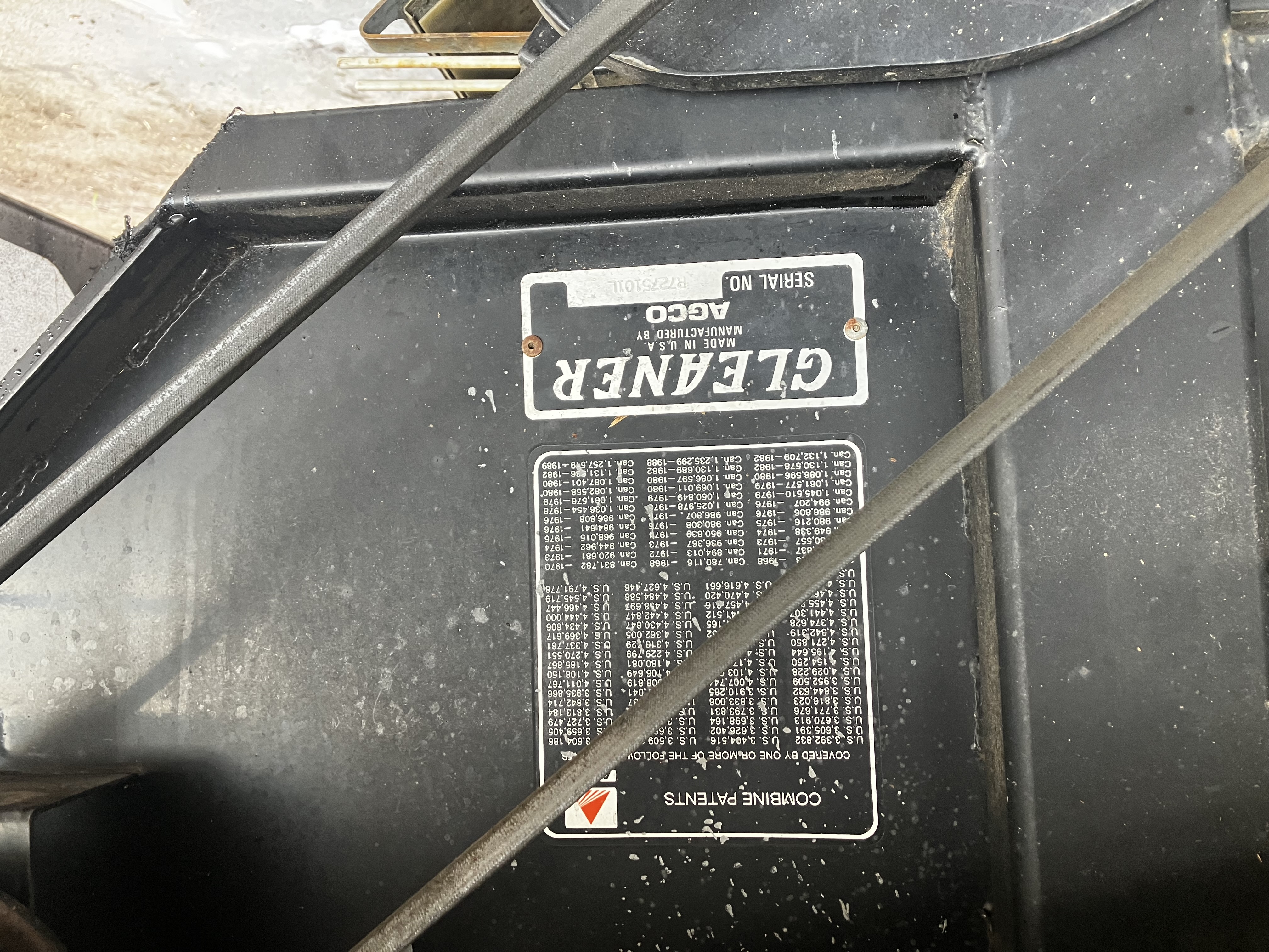 1995 Gleaner R72 Combine