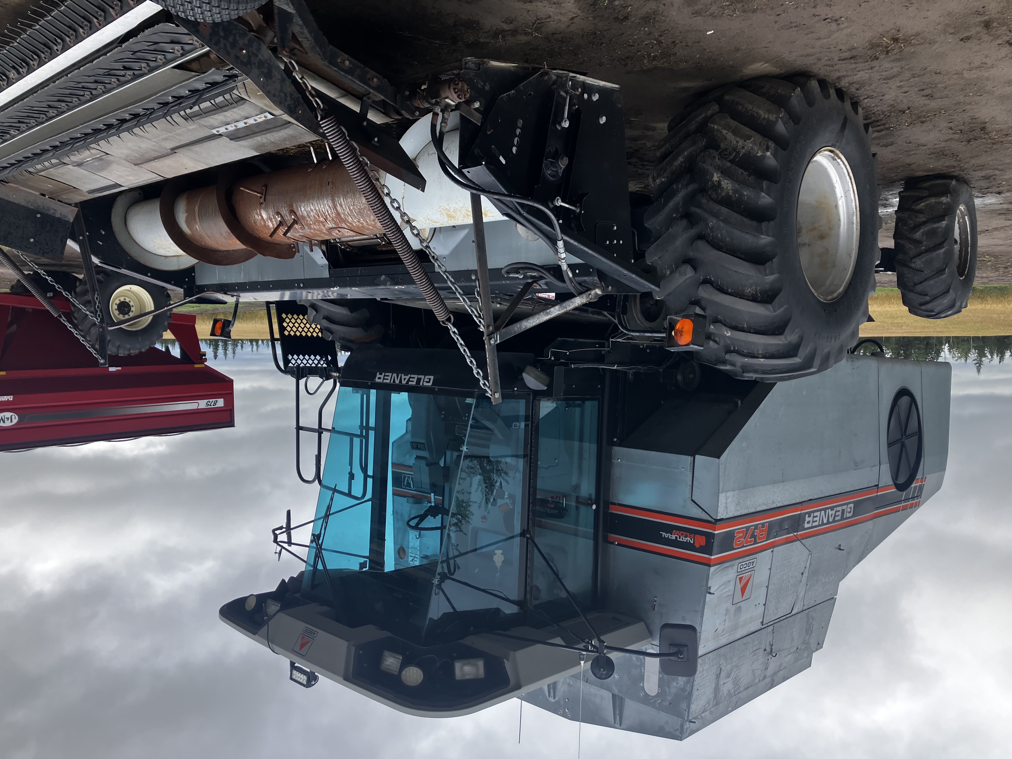 1995 Gleaner R72 Combine