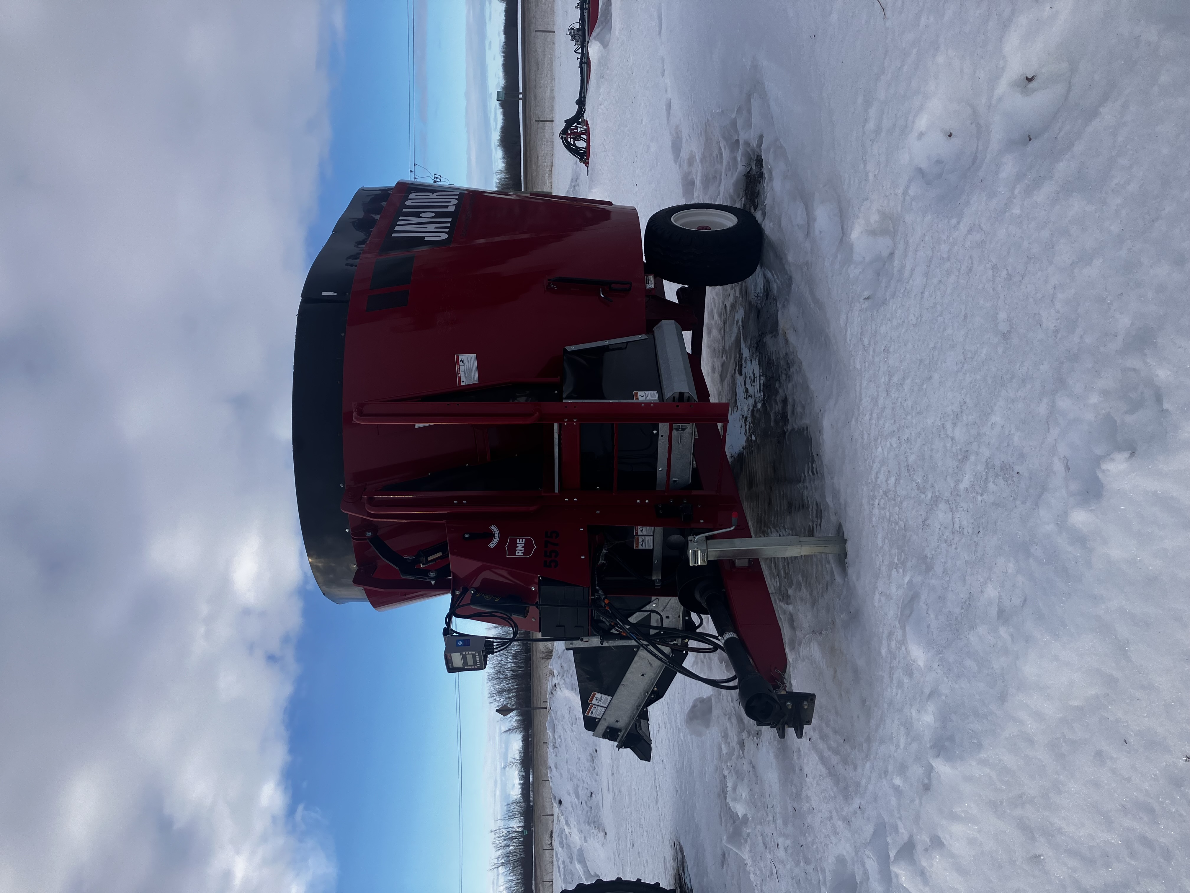 2022 Jay Lor 5575 Vertical Feed Mixer