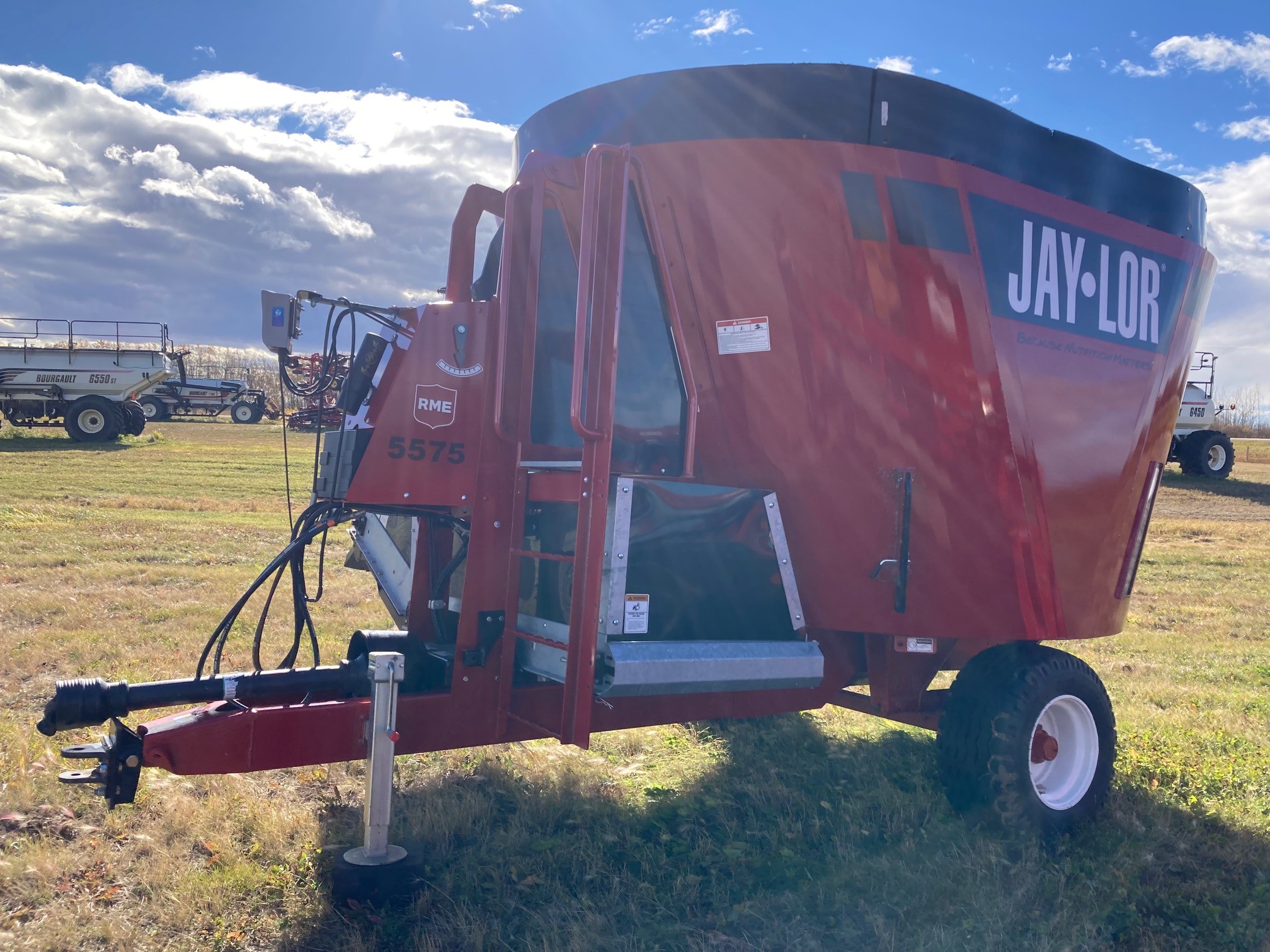 2022 Jay Lor 5575 Vertical Feed Mixer