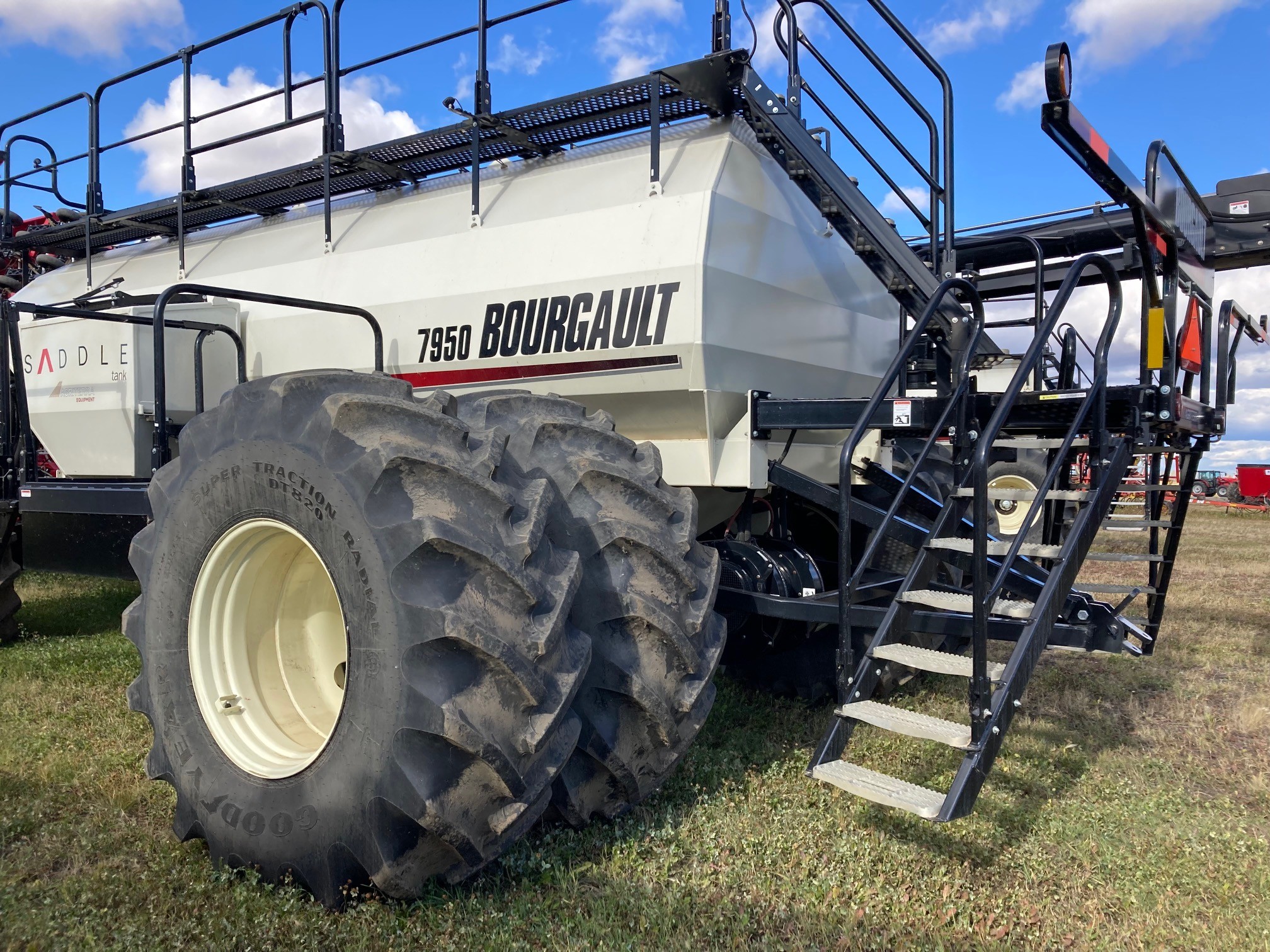 2019 Bourgault 7950 Air Tank/Cart