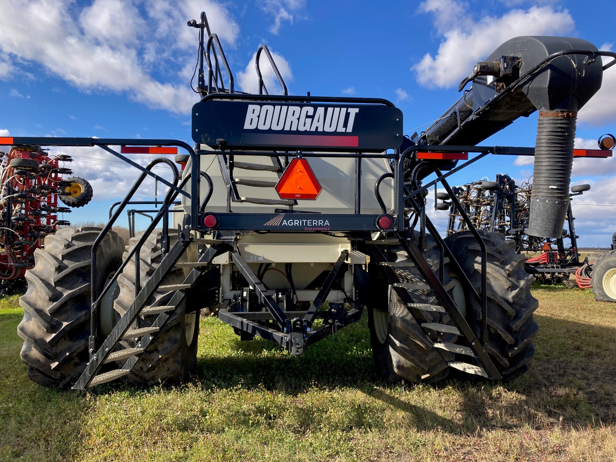 2019 Bourgault 7950 Air Tank/Cart