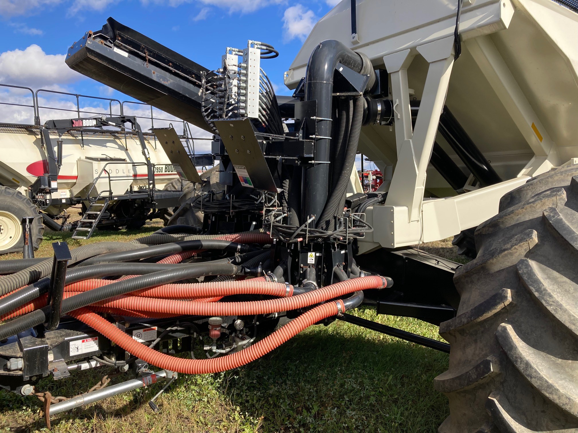 2019 Bourgault 7950 Air Tank/Cart