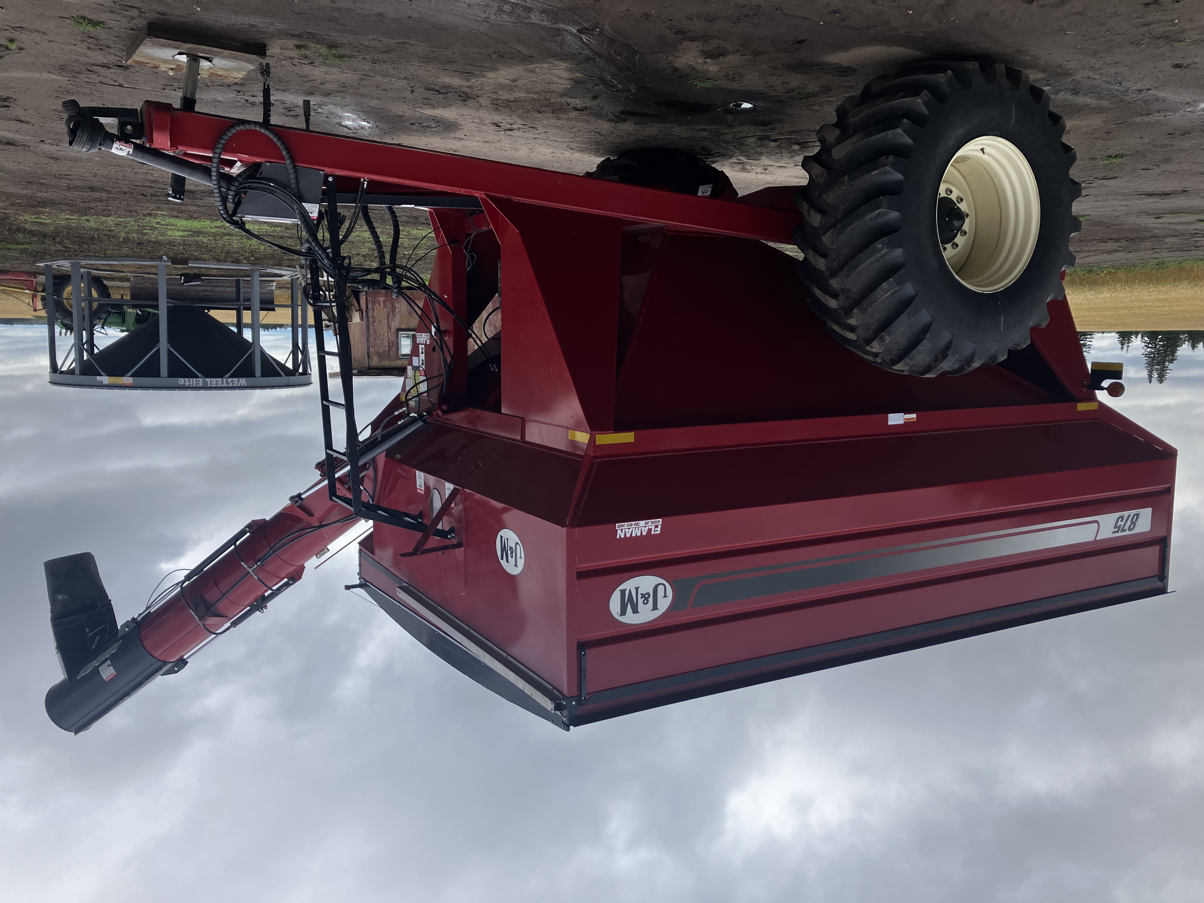 2013 J&M 875 Grain Cart