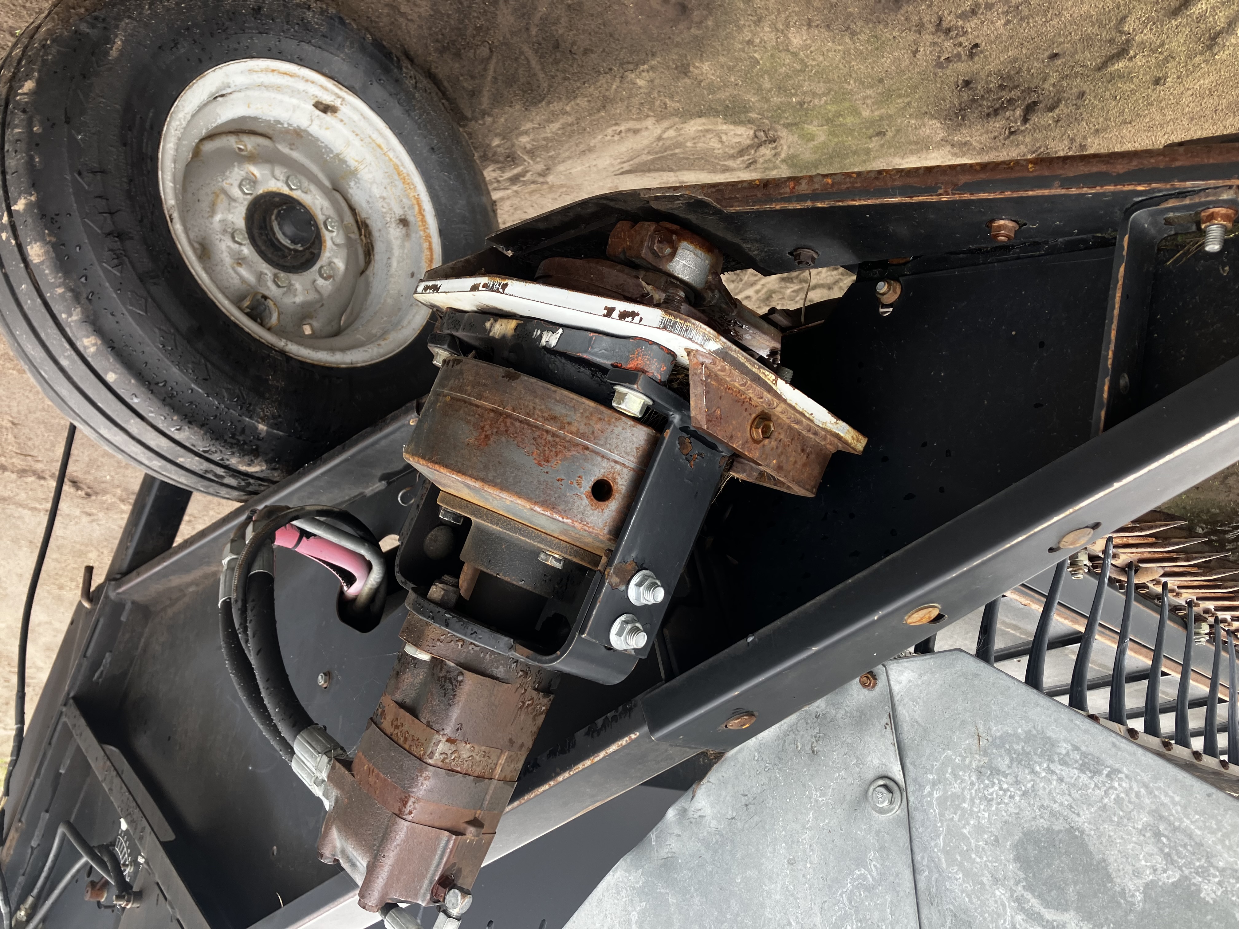 1999 Massey Ferguson 600 Header
