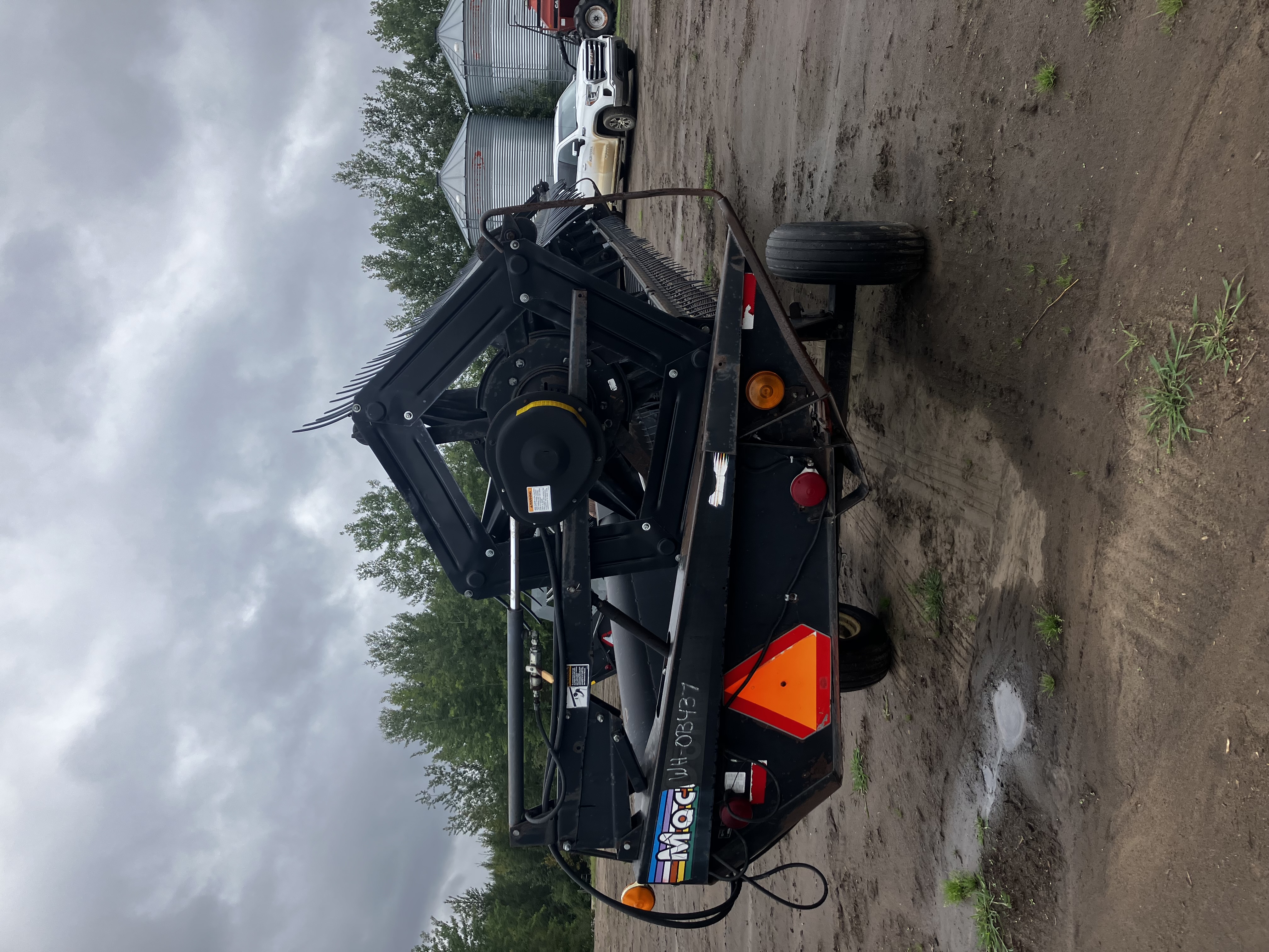 1998 MacDon 962-30 Header Combine