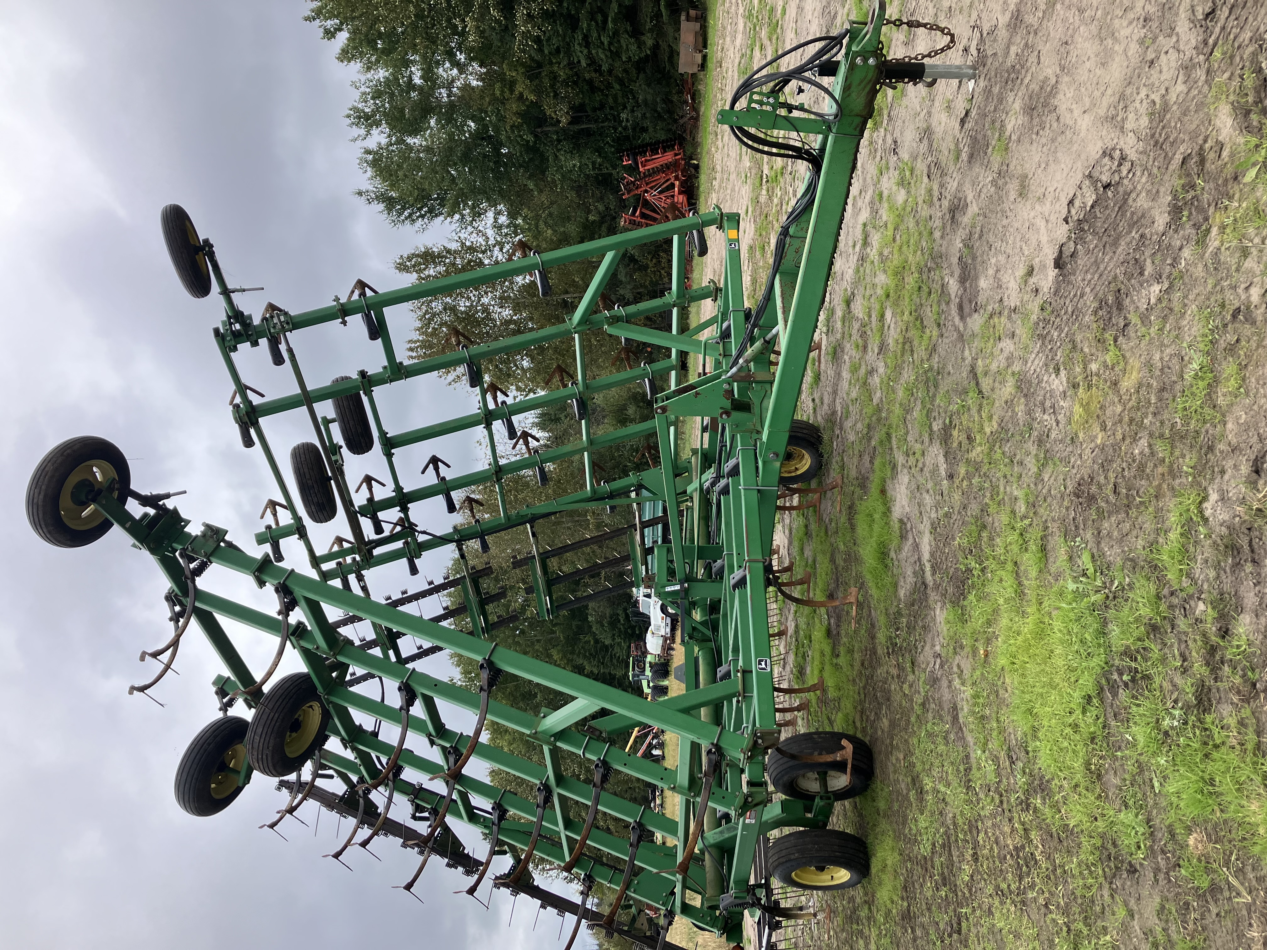 1990 John Deere VIBRASHANK Tillage